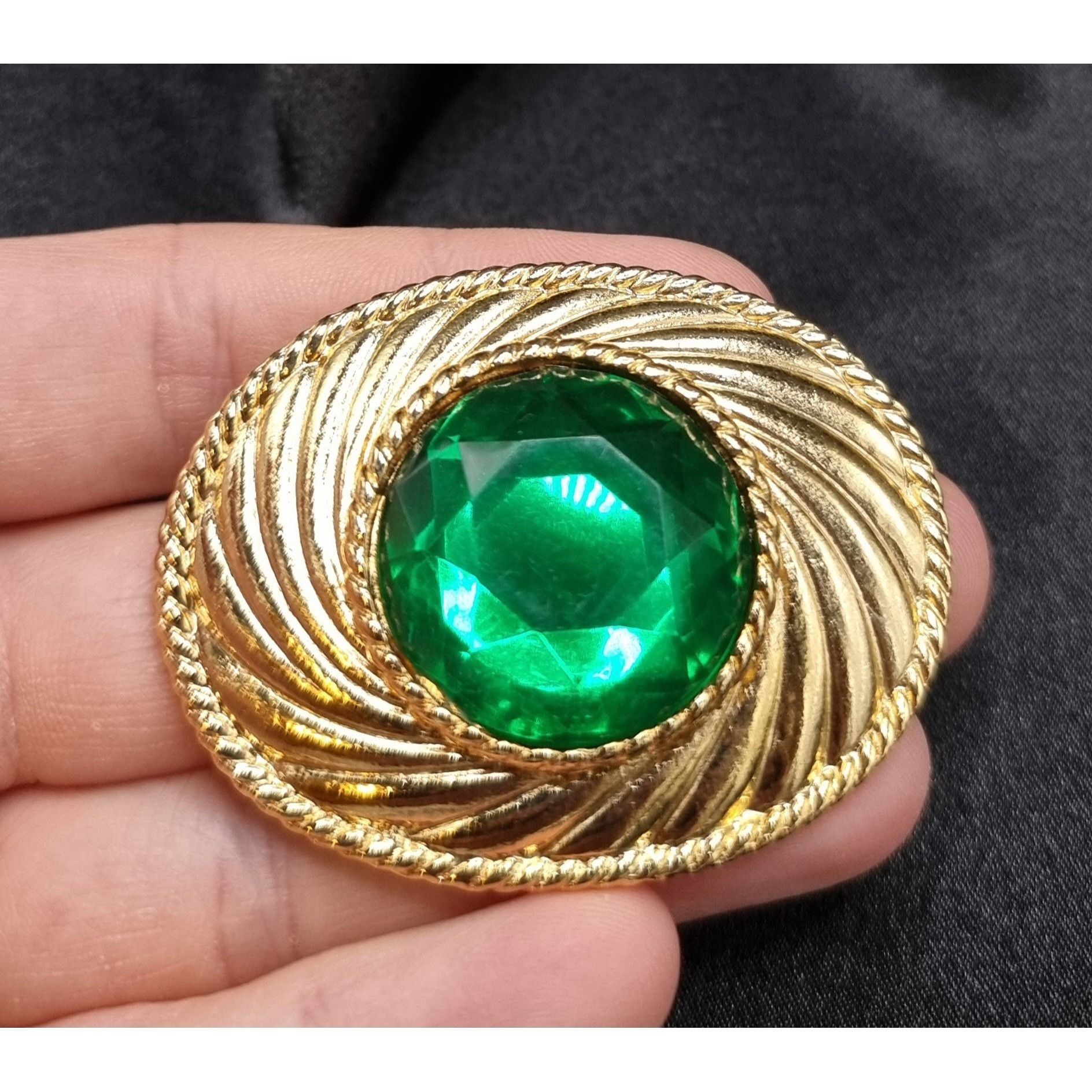 Vintage Vintage 1980's Parfums Ungaro Paris Brooch With Large Green Size ONE SIZE - 4 Thumbnail