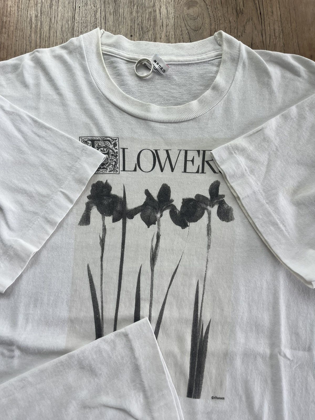 Flower Mountain Vintage FLOWERS Artwork by d hansen 90’s T-shirt Size US L / EU 52-54 / 3 - 7 Thumbnail