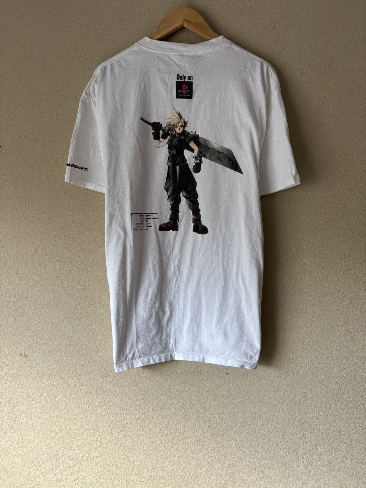 Vintage Final Fantasy Cloud tee Size US XL / EU 56 / 4 - 1 Thumbnail
