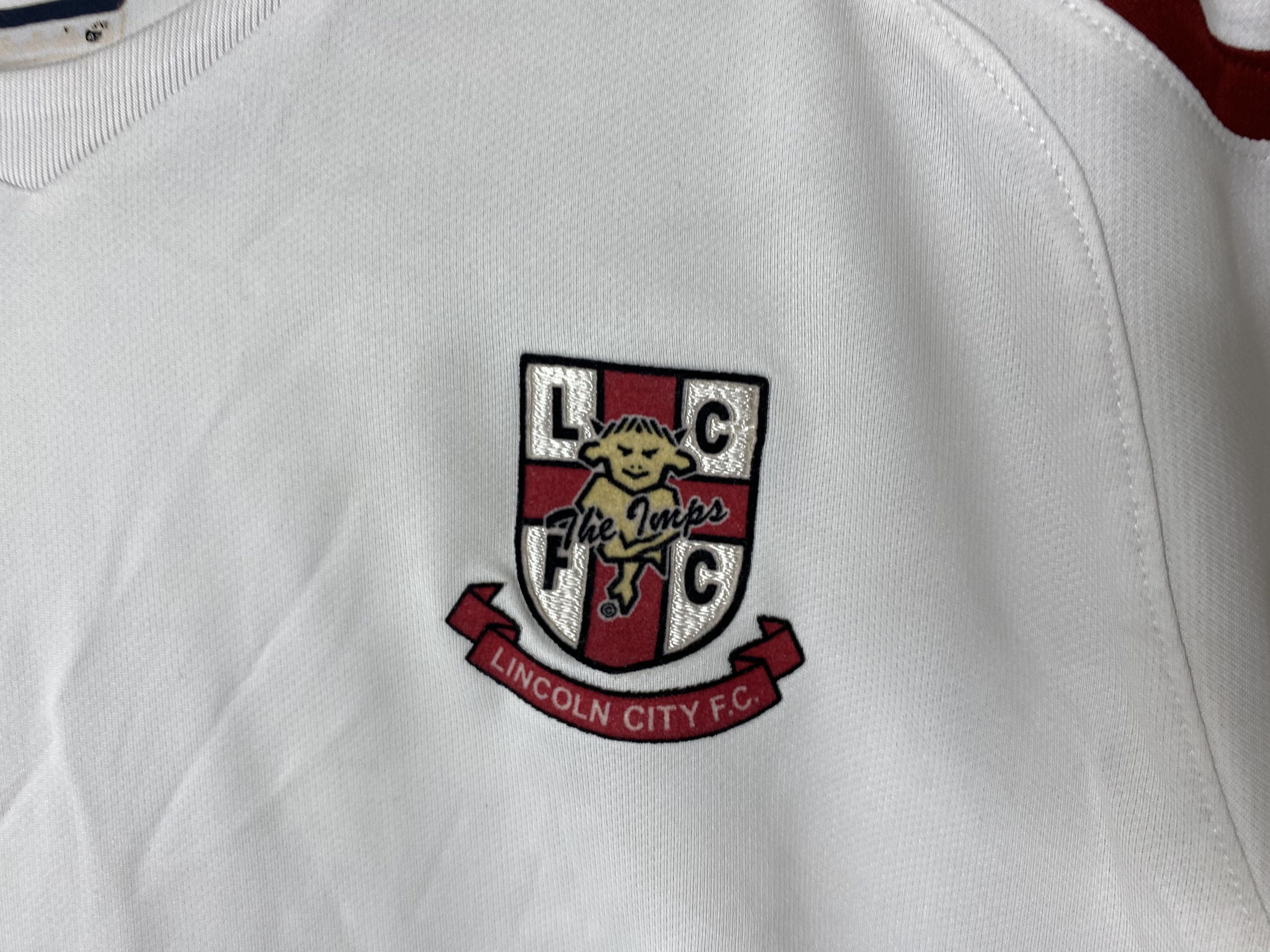 Umbro LINCOLN CITY 2008 2009 TRAINING FOOTBALL SHIRT SOCCER JERSEY Size US XL / EU 56 / 4 - 3 Thumbnail