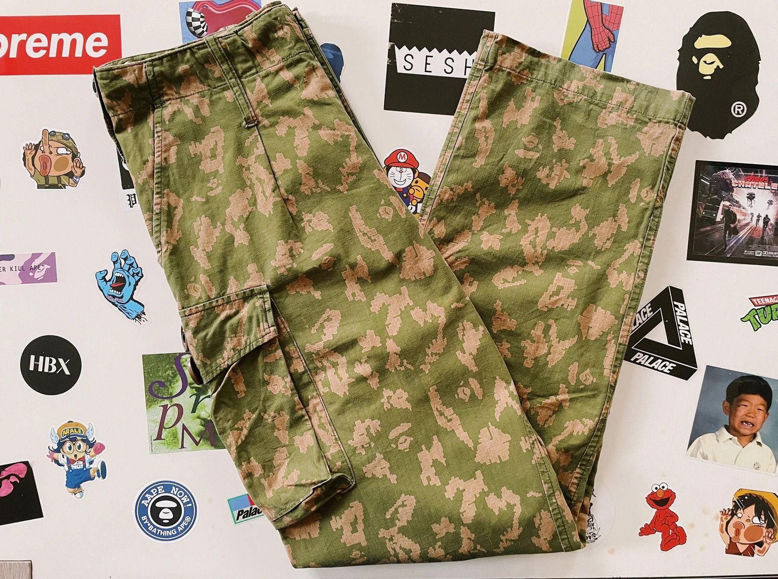 Bape × Nigo × Vintage Vintage Y2K Bape A Bathing Ape Digi Camo Cargo Pants Size US 32 / EU 48 - 1 Thumbnail