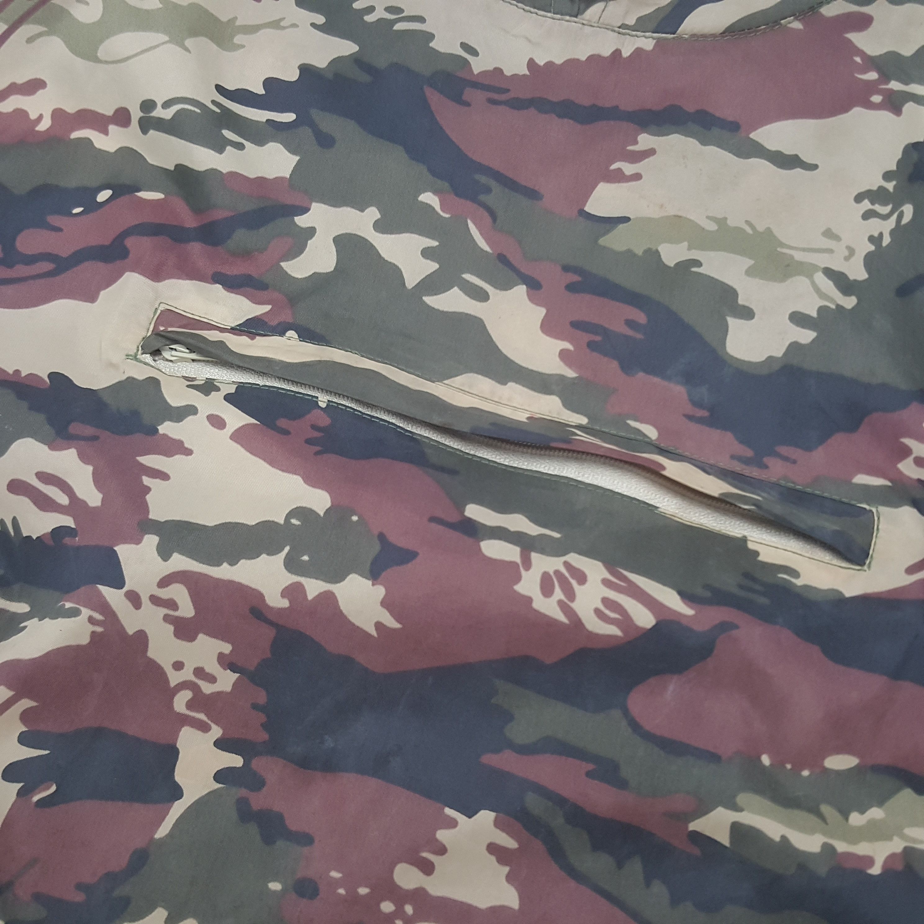 Other Vintage Military Windbreaker Baggy Hoodie Camo Style RR21 Size US XXL / EU 58 / 5 - 6 Thumbnail