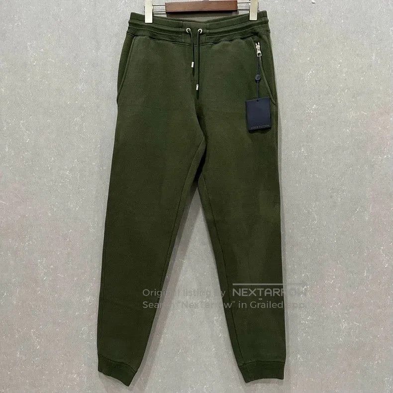 Louis Vuitton Louis Vuitton Metal Logo Sweatpants M. Size US 38 / EU 54 - 1 Thumbnail