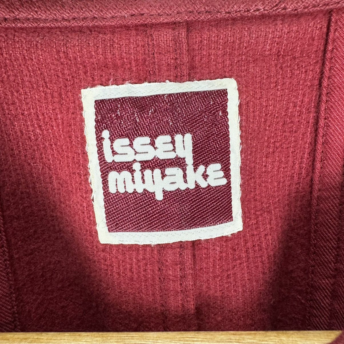Issey Miyake 🌟70s ISSEY MIYAKE CHERRY RED BUTTON JACKET Size M / US 6-8 / IT 42-44 - 9 Thumbnail