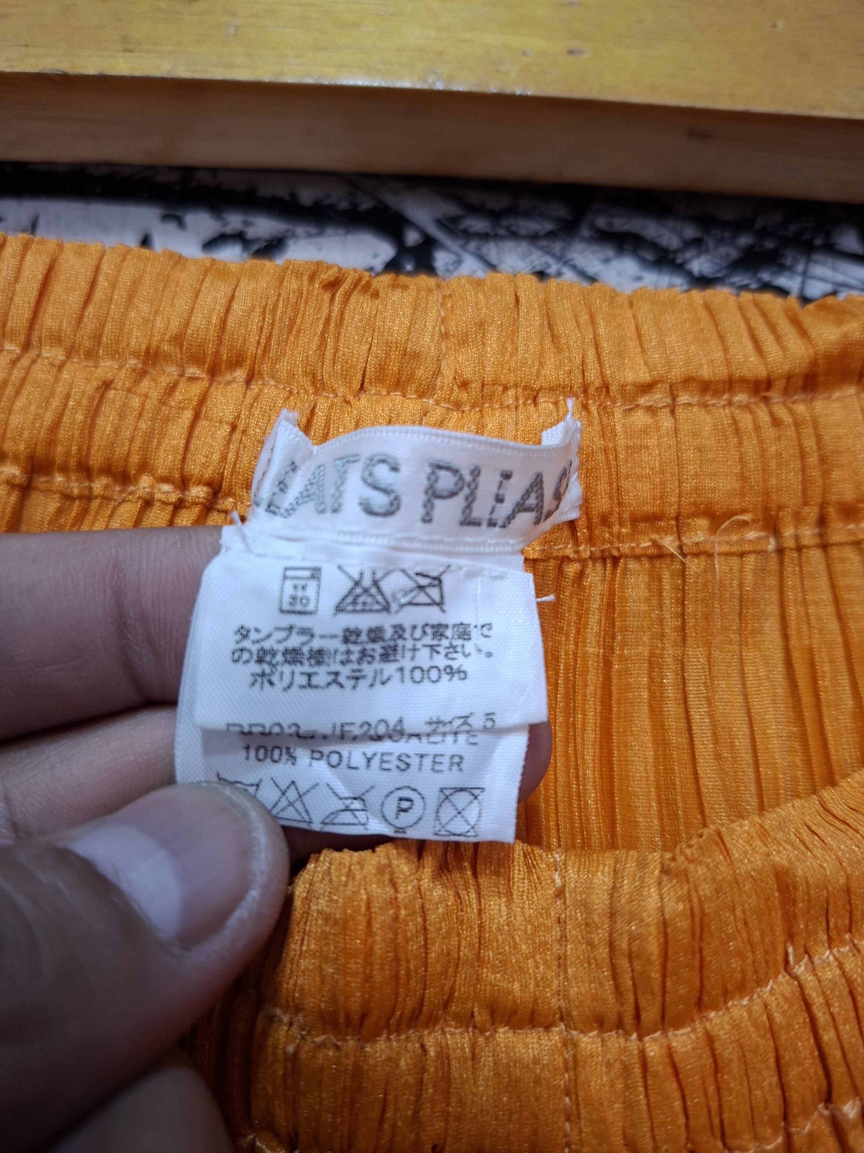 Pleats Please Issey Miyake PLEATS PLEASE ISSEY MIYAKE CLASSIC PANTS Size 28" / US 6 / IT 42 - 7 Thumbnail