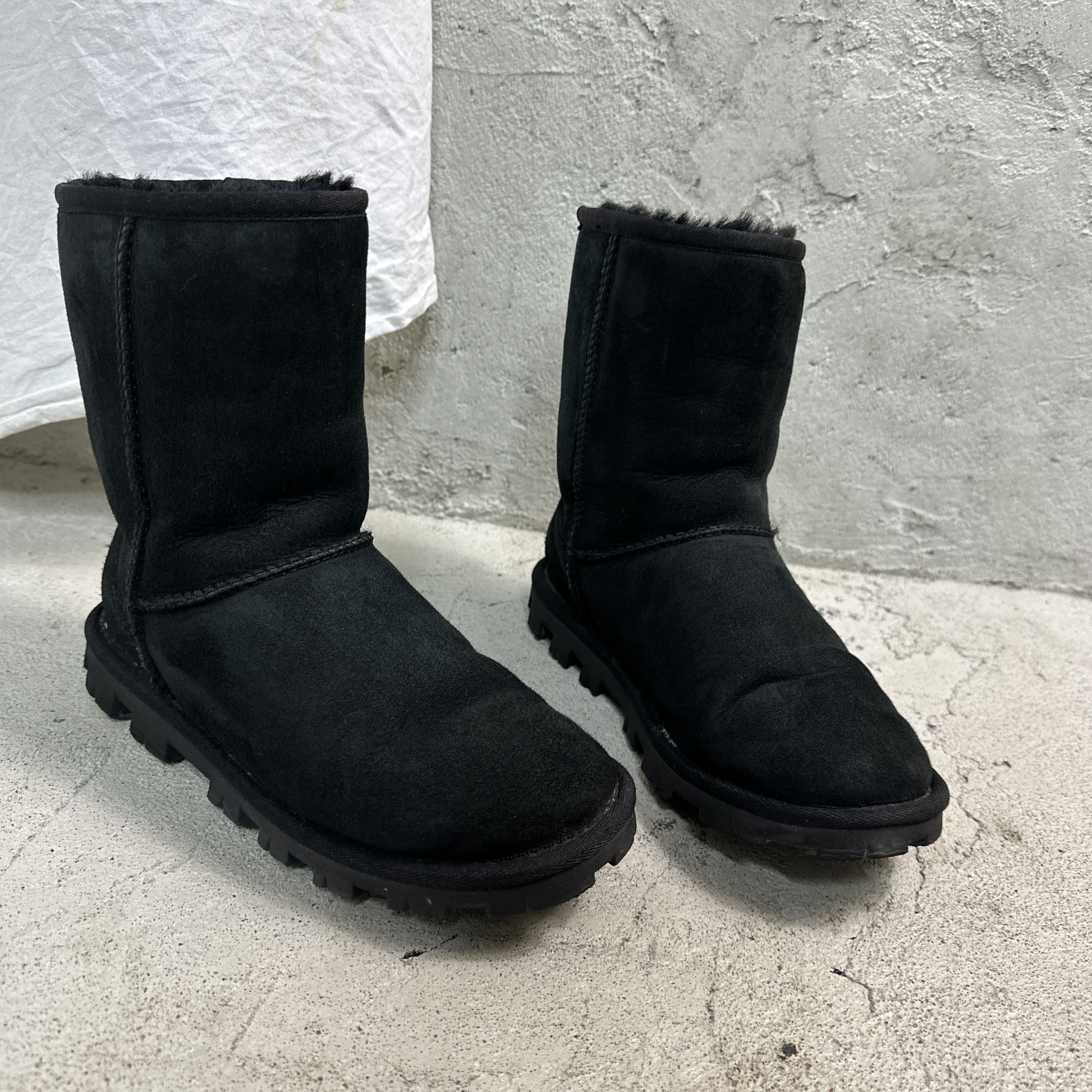 Ugg × Vintage UGG Boots Size US 7 / IT 37 - 5 Thumbnail