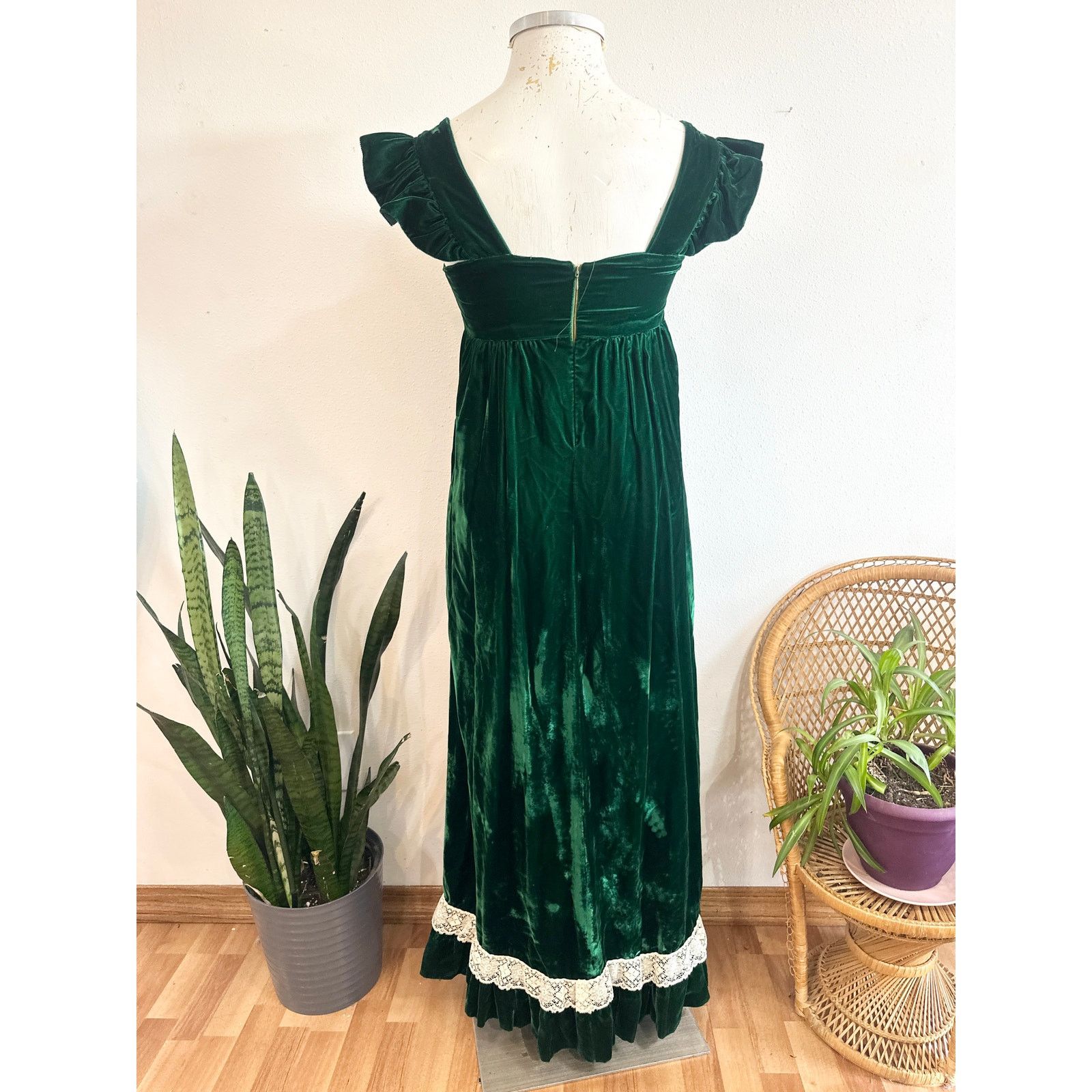 Vintage Vintage 60's Deep Emerald Velvet Empire Waist Dress Size M / US 6-8 / IT 42-44 - 17 Thumbnail