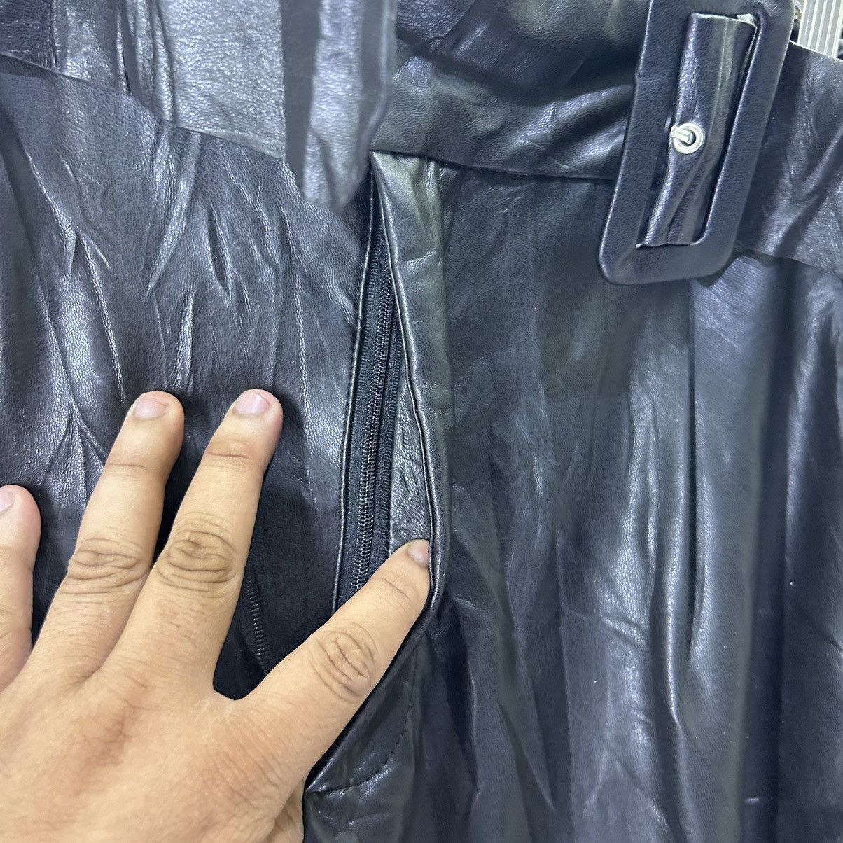 Zara Vintage Zara Syntetic Leather Pants Size 28" / US 6 / IT 42 - 7 Thumbnail