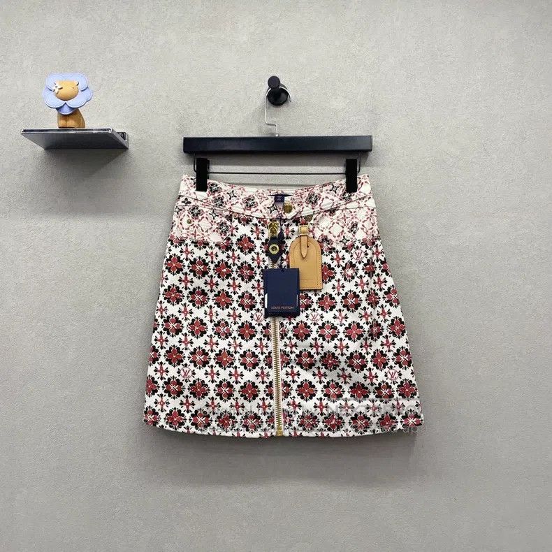 Louis Vuitton Louis Vuitton Floral denim skirt Size 35" - 1 Thumbnail