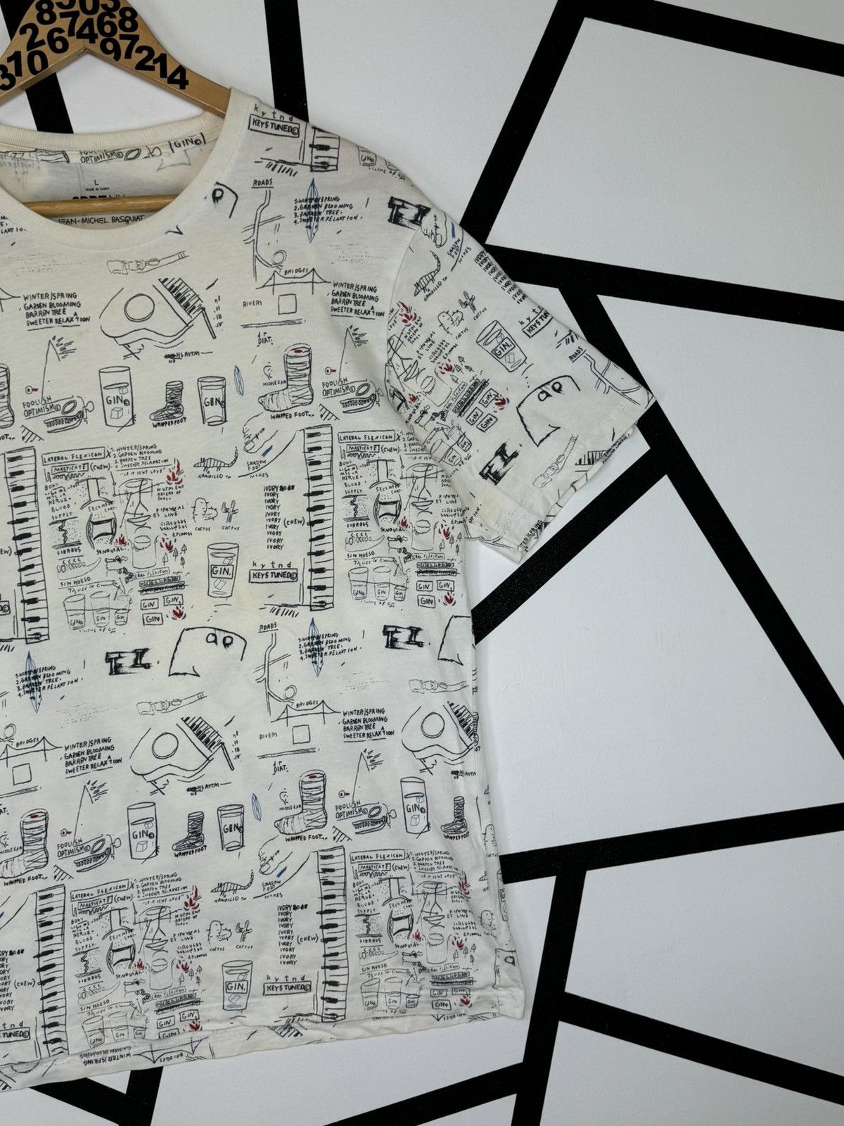 Uniqlo JEAN MICHEL BASQUIAT ART DESIGNER FULL PRINT TEE Size US M / EU 48-50 / 2 - 4 Thumbnail