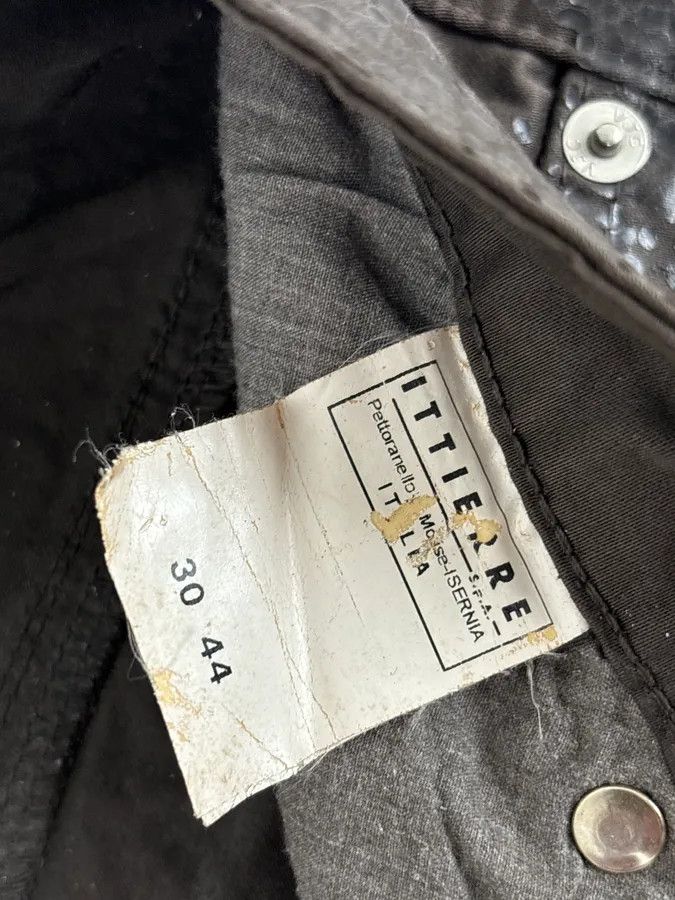 Versace 2000s Versace Leather Reptile Texture Pants Size 26" / US 2 / IT 38 - 11 Thumbnail