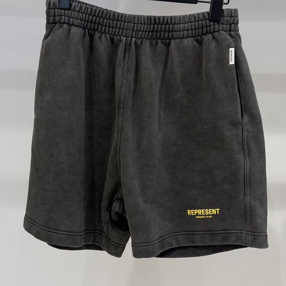 Represent Clo. Represent Owners Club Track Shorts Grey/Yellow Size US 32 / EU 48 - 1 Thumbnail