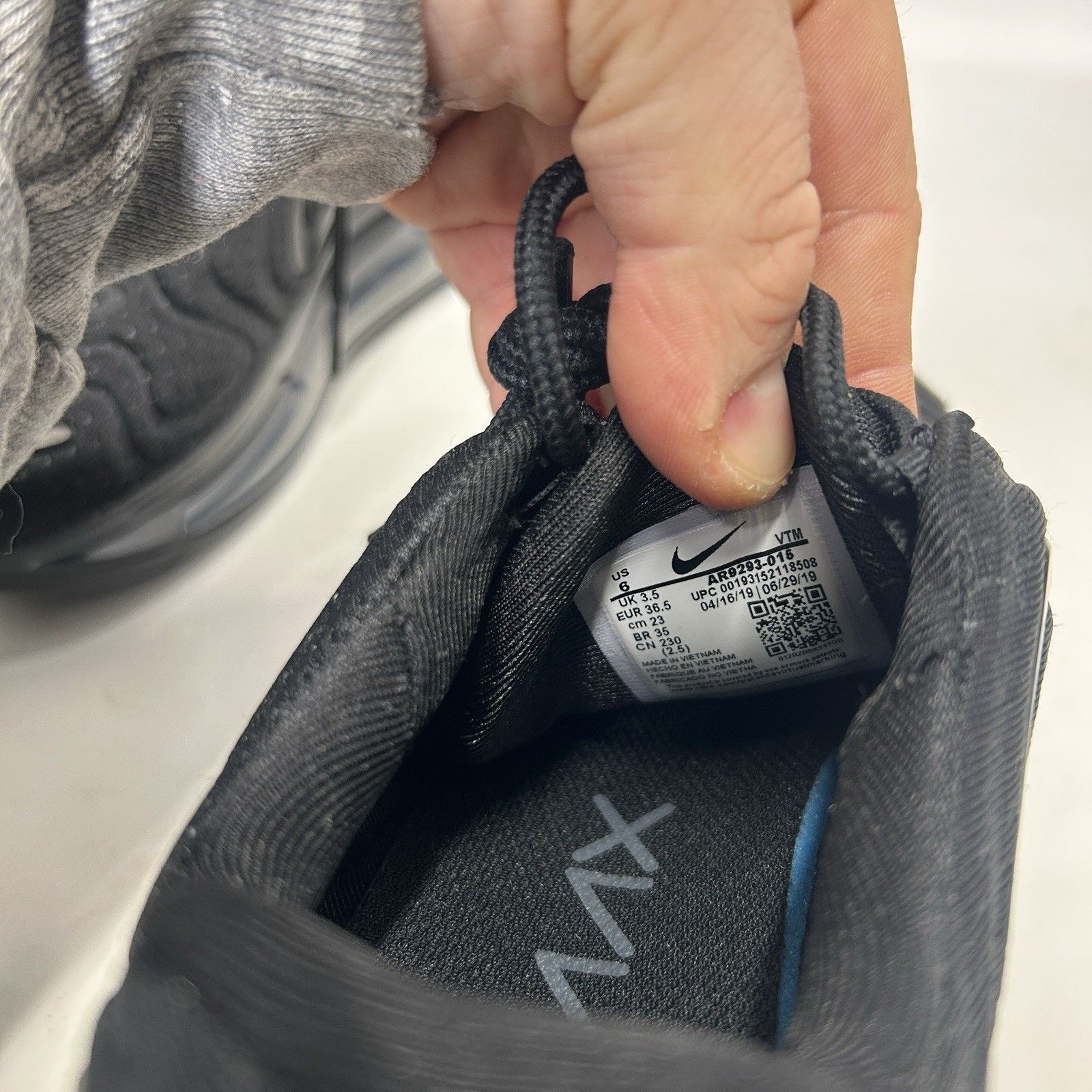 Nike Nike Air Max 720 WMNS “Triple Black/Anthracite” AR9293-015 Size US 6 / IT 36 - 6 Thumbnail