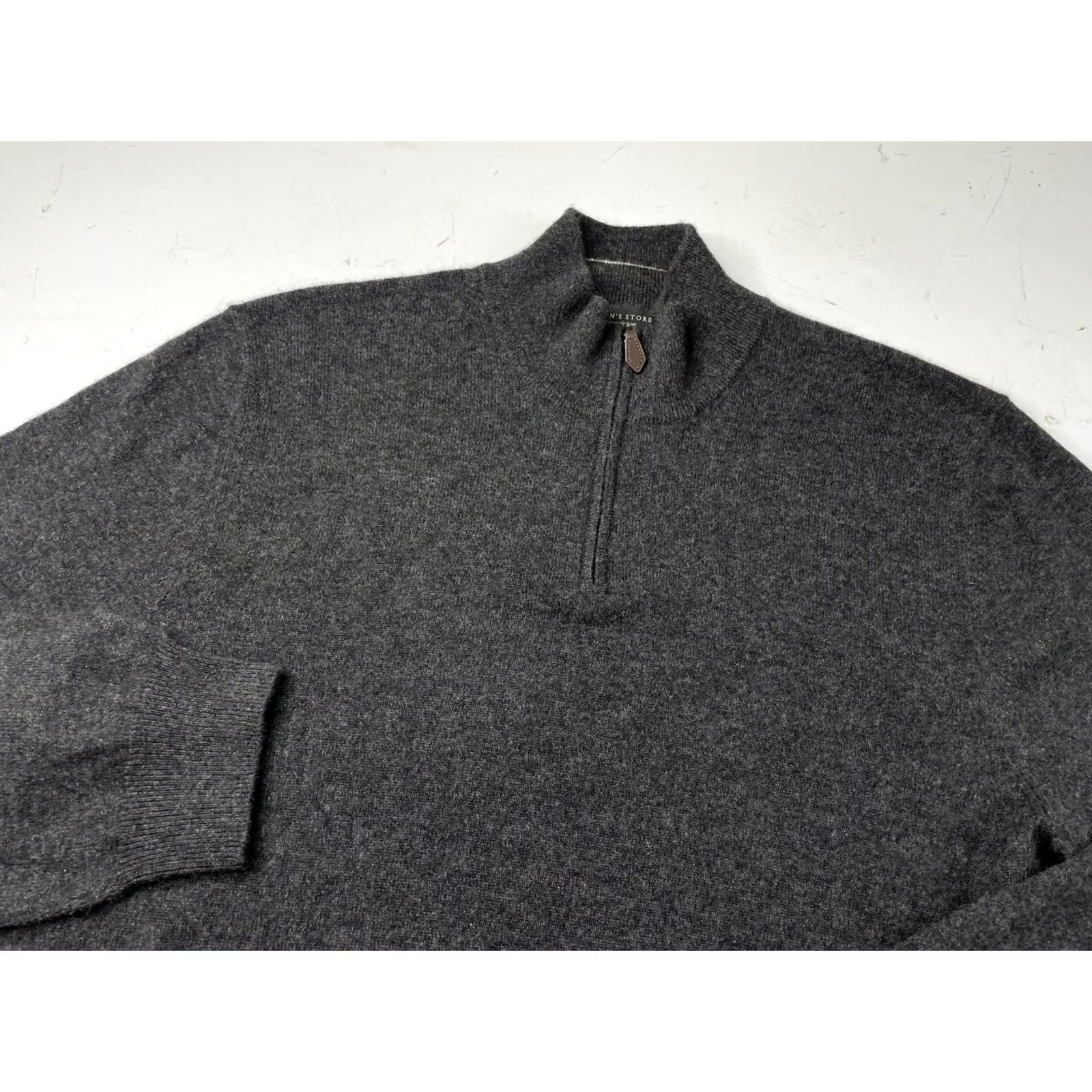 Bloomingdale's The Men's Store 100% Cashmere 1/4 Zip Pullover Sweater Gray XL Men Shirt/ Sweater Size US XL / EU 56 / 4 - 2 Thumbnail