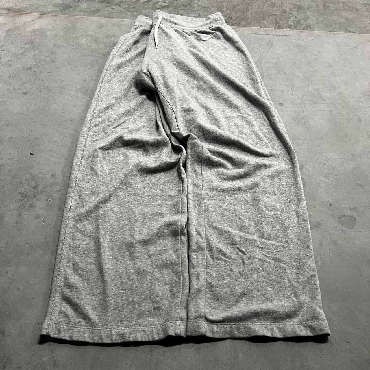 Nike Vintage Y2K/2000s Nike Baggy Grey Loungewear Essential Sweatpants! Size US 38 / EU 54 - 2 Thumbnail
