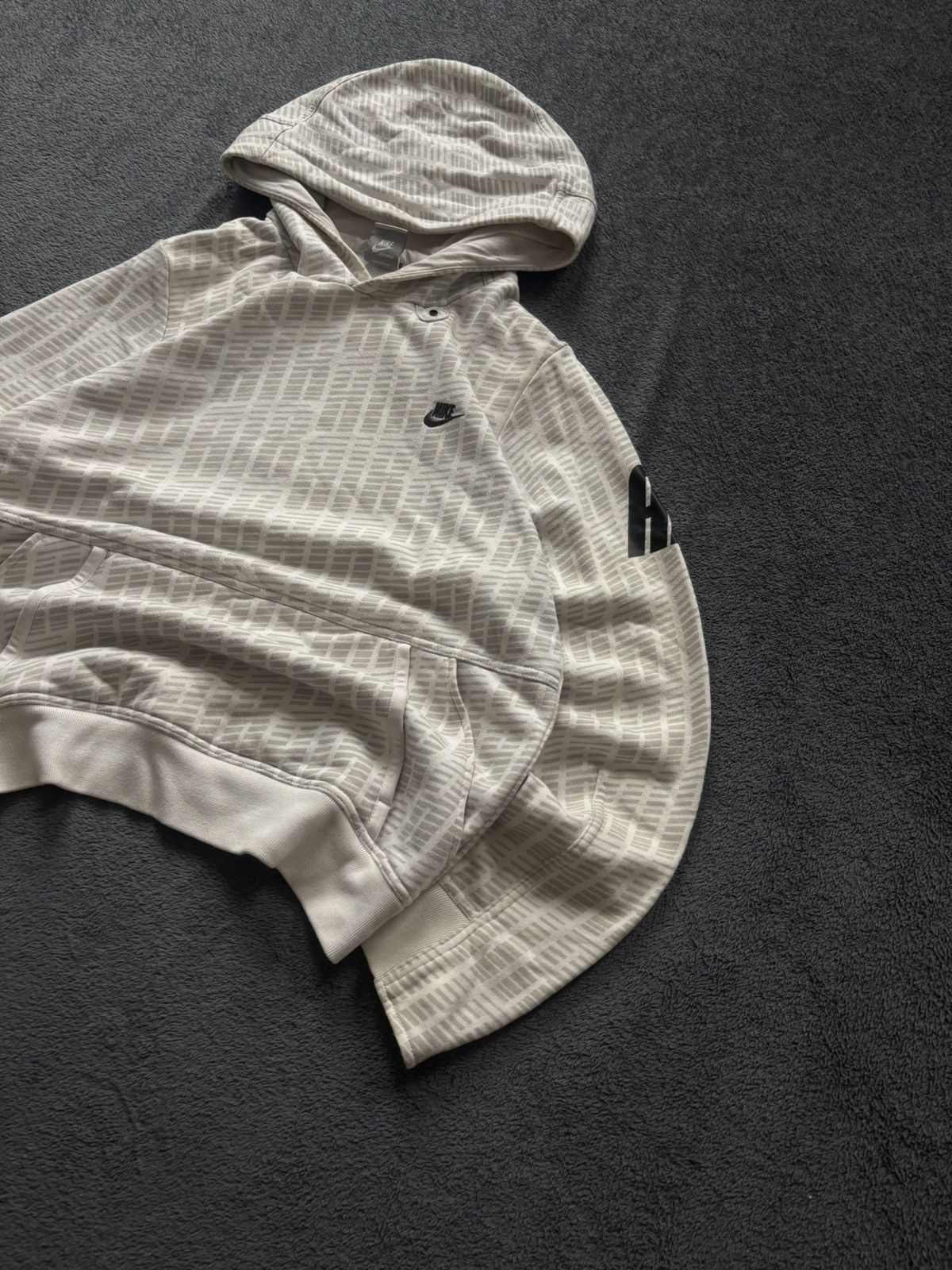 Nike 00s Vintage Nike Oversized Monogram Logo Oversized Hoodie Size US S / EU 44-46 / 1 - 3 Thumbnail