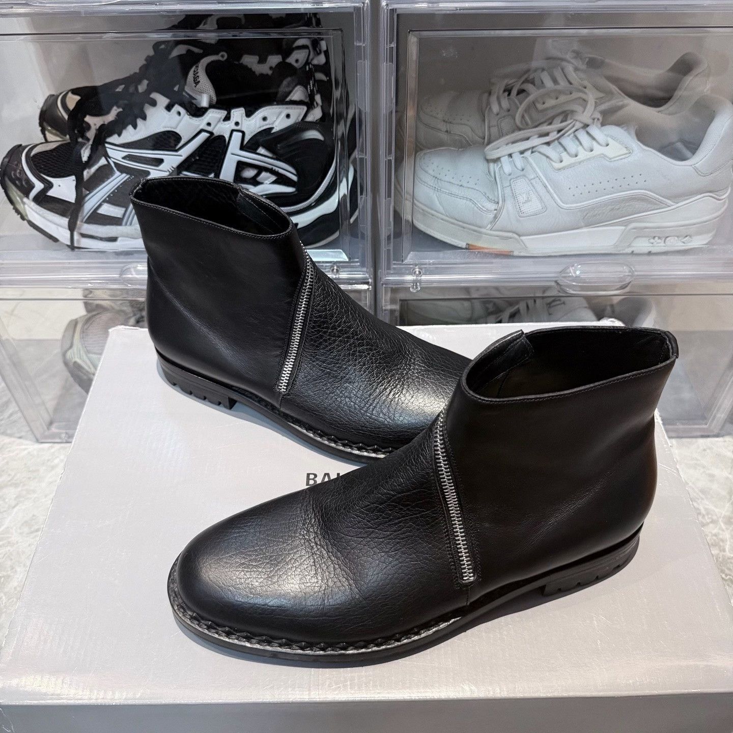 Balenciaga Balenciaga Black Designer Casual Size US 10 / EU 43 - 1 Thumbnail