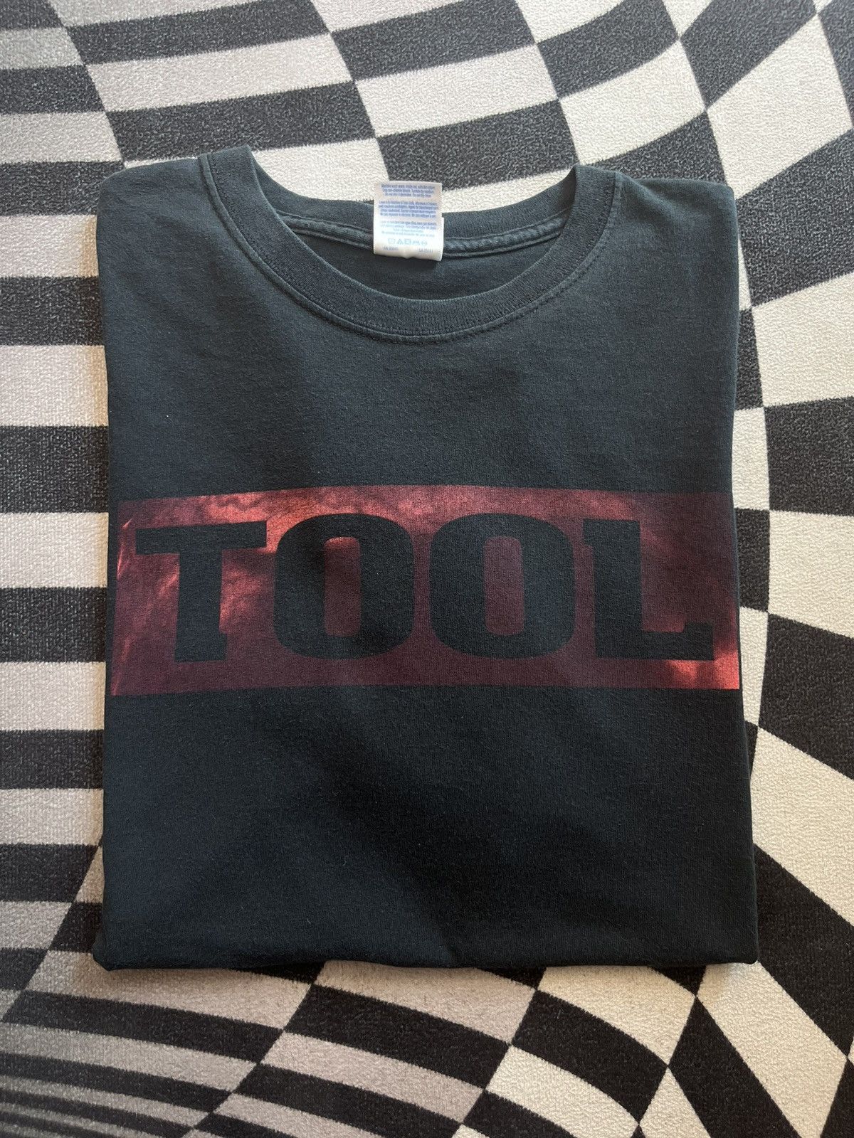 Band Tees Vintage TOOL Band Los Angeles California 2006’s Tshirt Size US XL / EU 56 / 4 - 1 Thumbnail