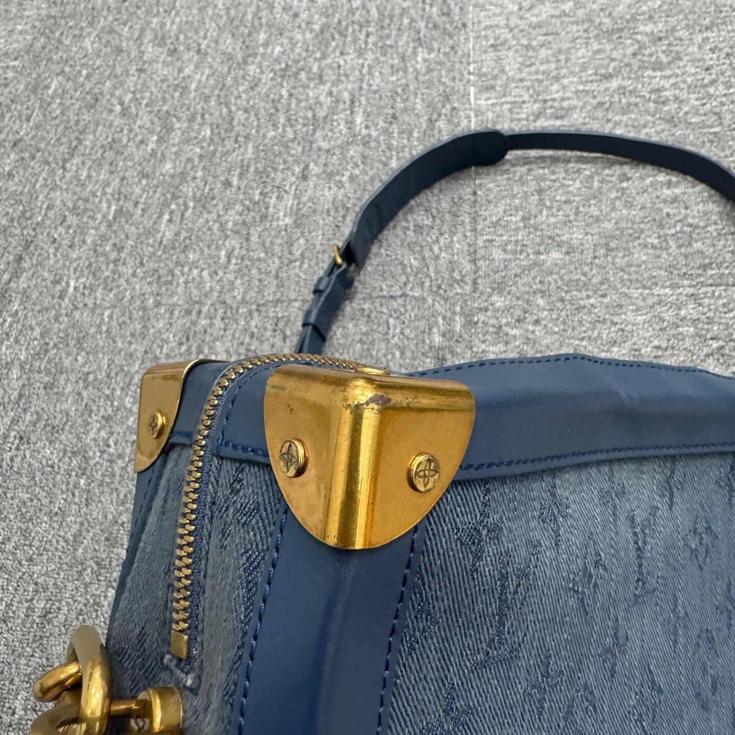 Louis Vuitton louis vuitton blue denim box bag. Size ONE SIZE - 3 Thumbnail