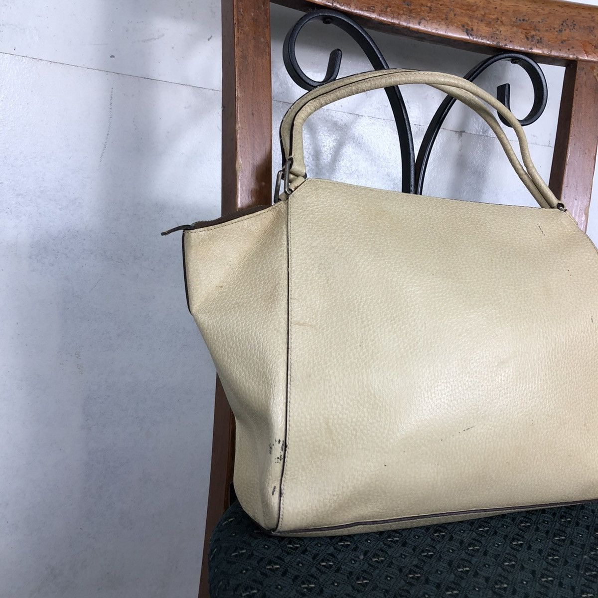 Prada 🔥VINTAGE HAND BAG PIG SKINS LEATHER PRADA MADE IN ITALY Size ONE SIZE - 5 Thumbnail