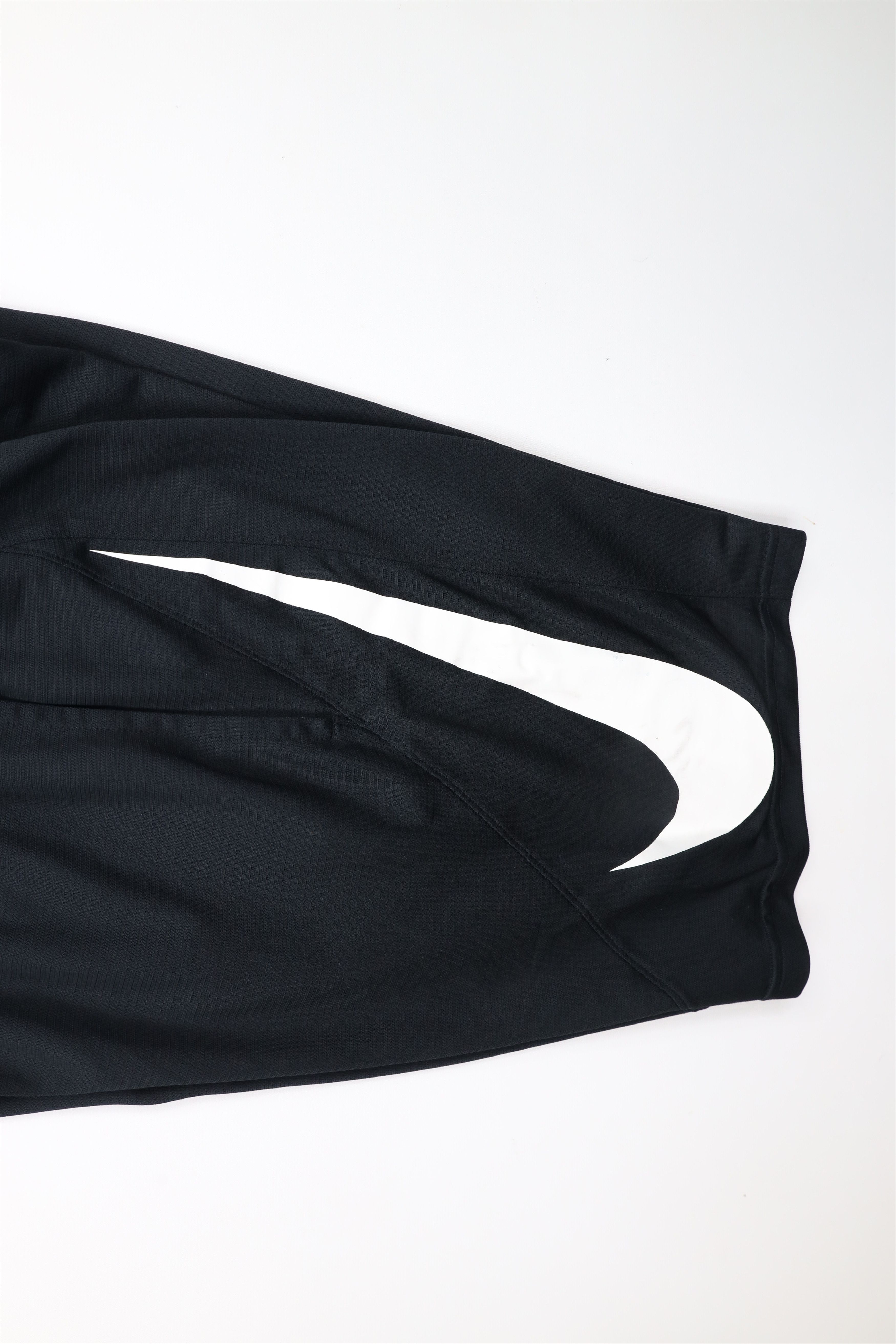 Nike × Vintage Vintage Nike Logo Above Knee Gym Basketball Shorts Black Size US 32 / EU 48 - 9 Thumbnail
