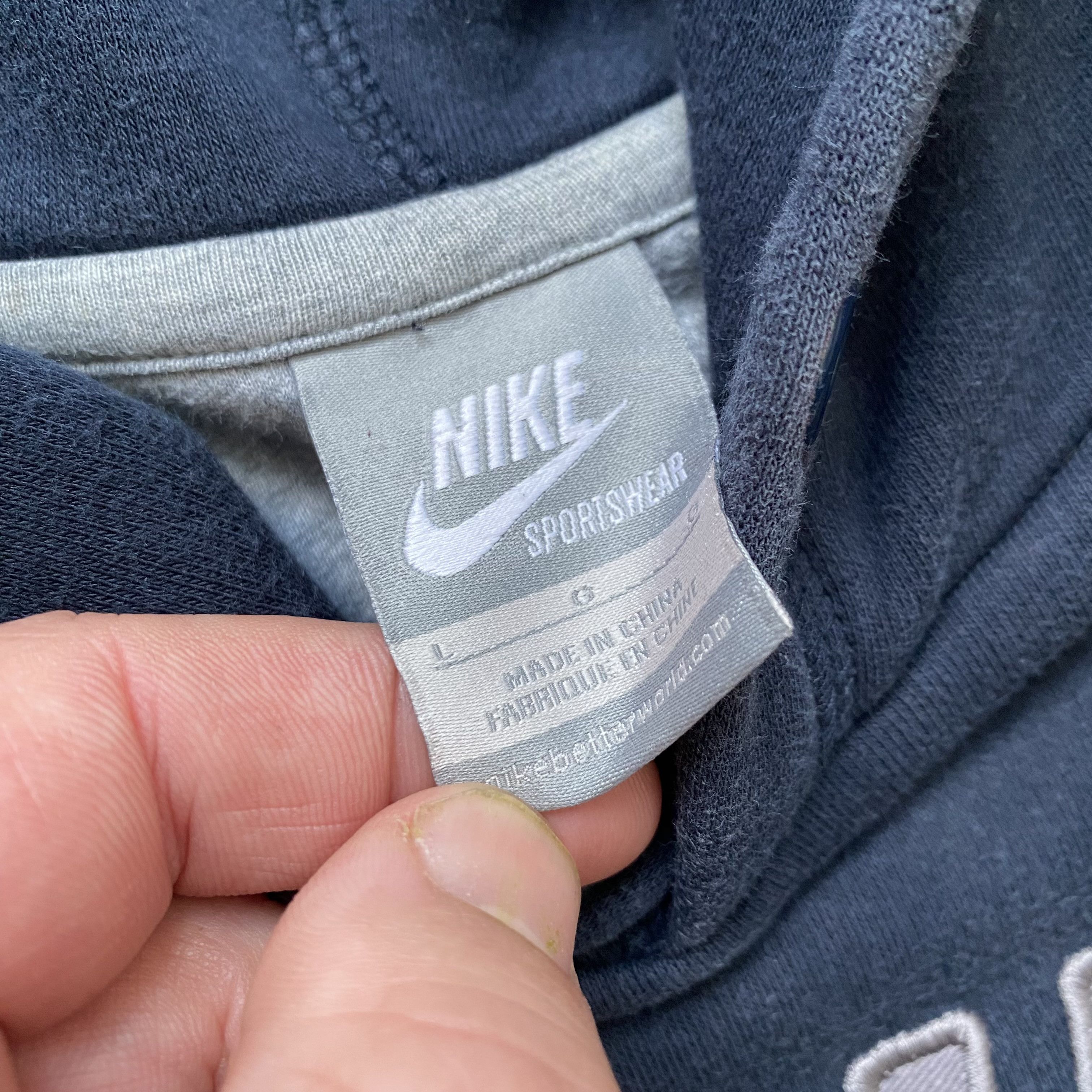 Nike 🦍 Faded Vintage 90s Nike Hoodie Center logo Y2K Size US L / EU 52-54 / 3 - 7 Thumbnail