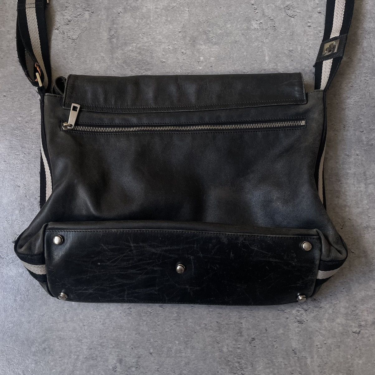 Bally × Genuine Leather Vintage Bally Leather Messenger Crossbody Shoulder Bag Size ONE SIZE - 13 Thumbnail