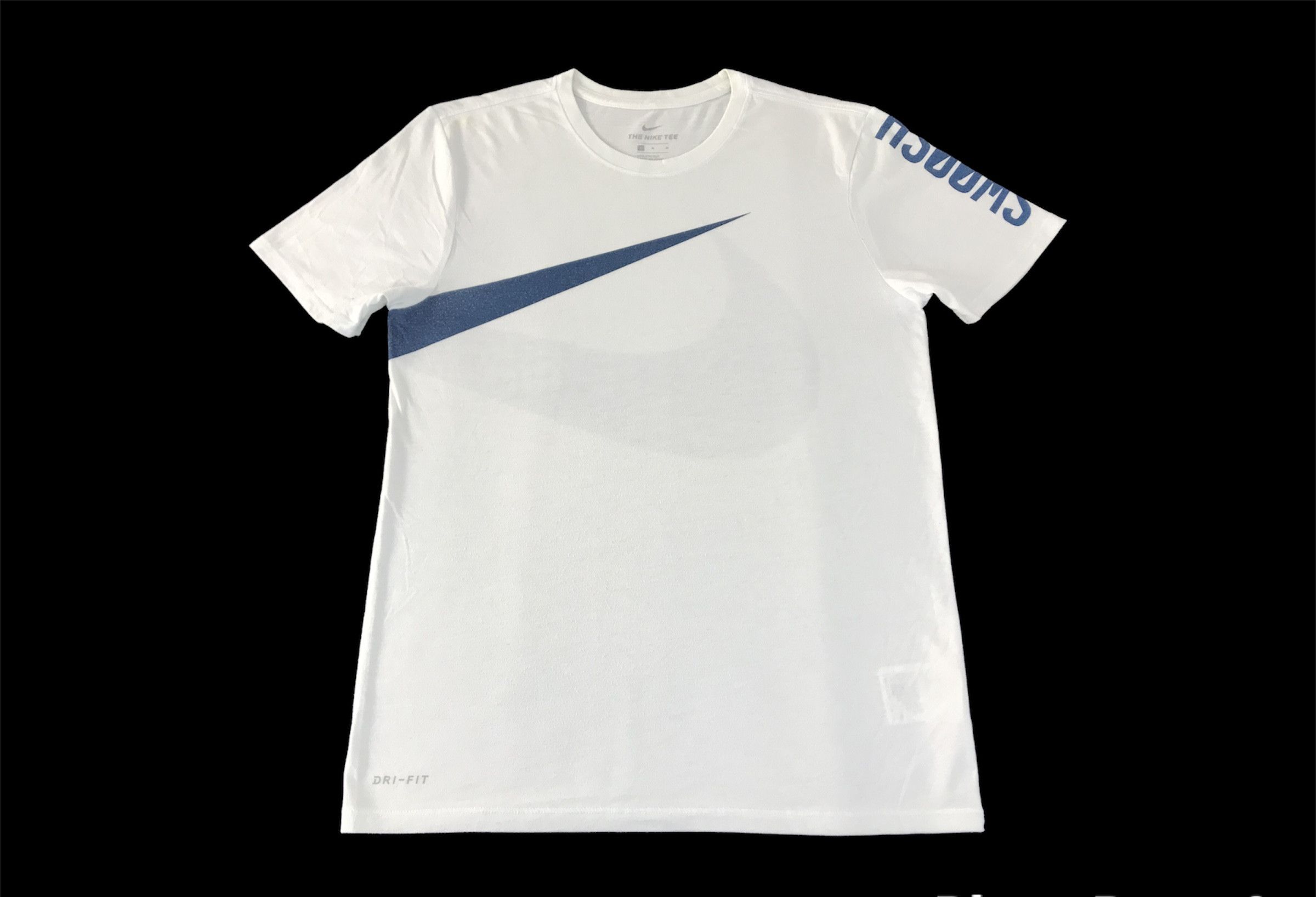 Nike Nike Swoosh Big Logo Printed White Tee T-shirt Size US M / EU 48-50 / 2 - 1 Thumbnail
