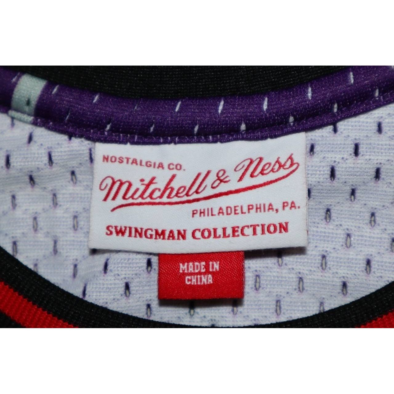 Mitchell & Ness Vince Carter #15 Toronto Raptors 1998-99 Mitchell & Ness Size US L / EU 52-54 / 3 - 3 Thumbnail