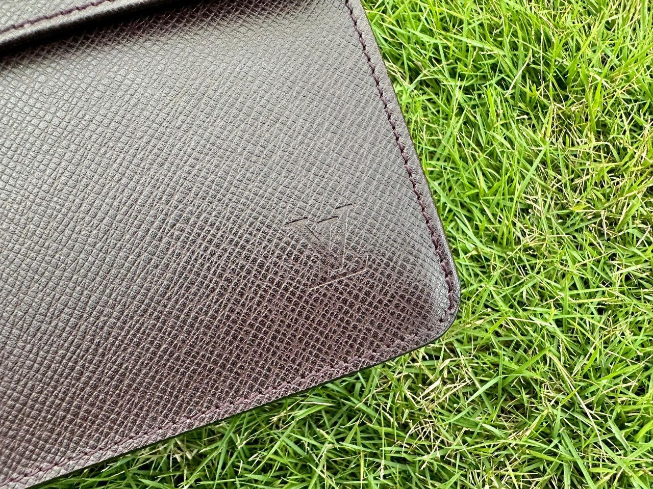 Louis Vuitton Authentic Louis Vuitton Taiga Leather Kourad Clutch Bag Size ONE SIZE - 15 Thumbnail