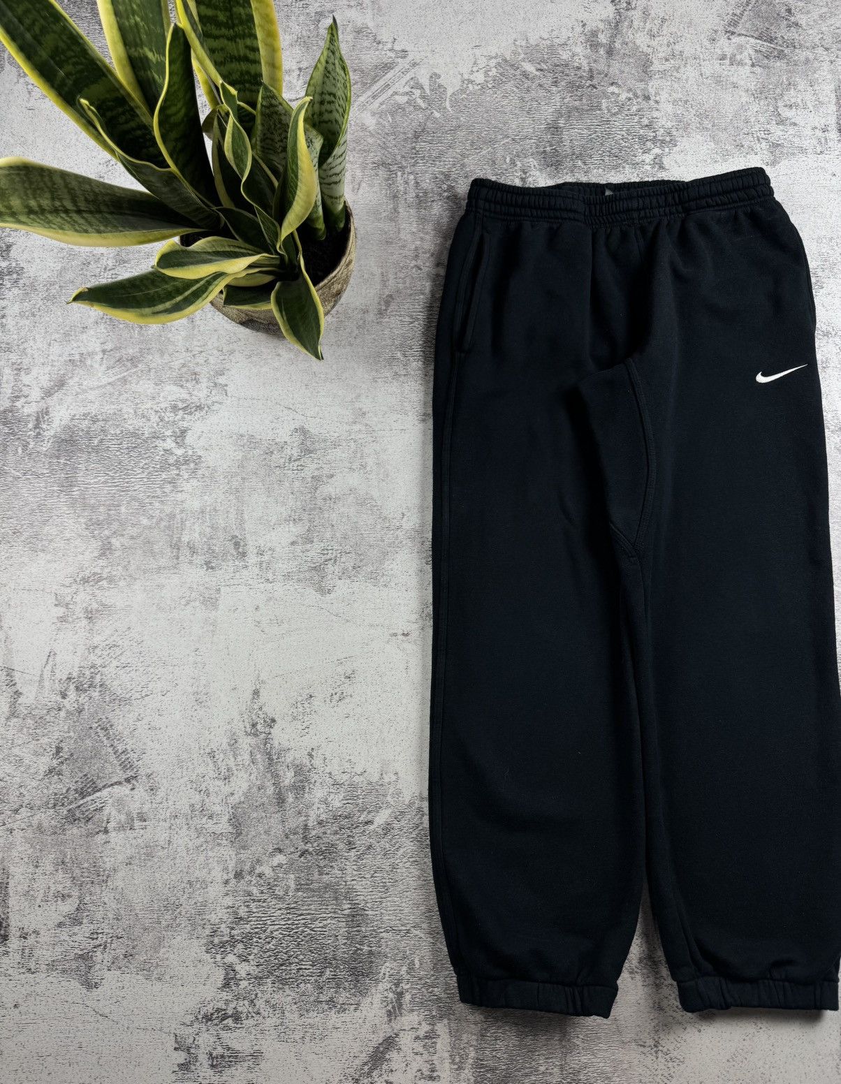 Nike Nike Medium Black Men’s Baggy Wide Sweat Pants Trousers Activewear Cotton Sport Size US 34 / EU 50 - 2 Thumbnail