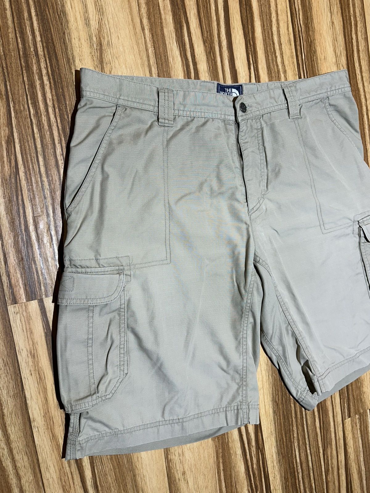 The North Face The North Face light brown Cargo Shorts Size US 38 / EU 54 - 2 Thumbnail