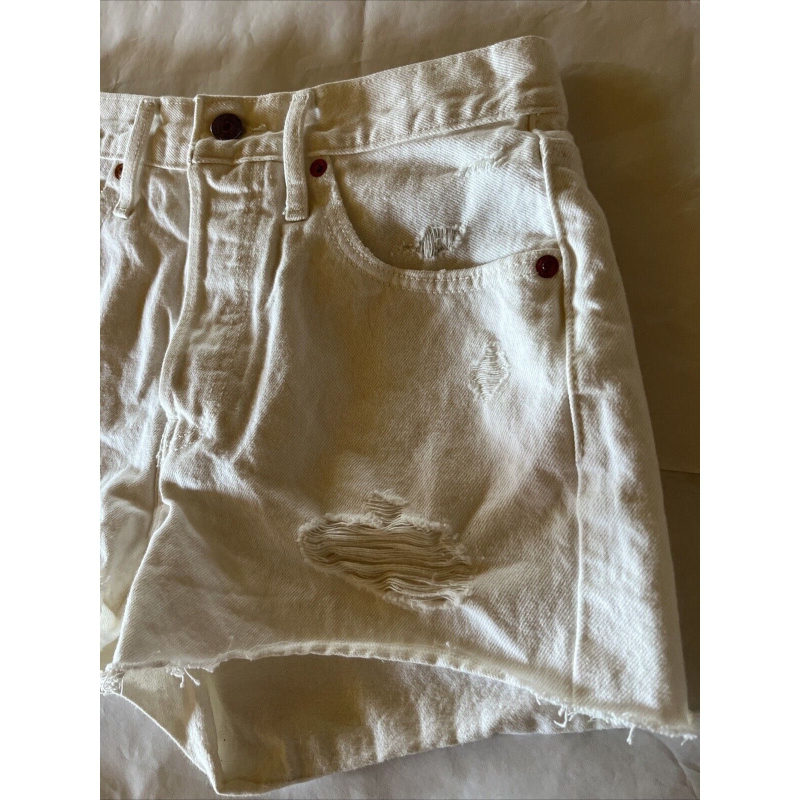 Levi's Levi's Shorts Womens 26 White 501 Jean Denim 28x3 Button Fly Size 28" / US 6 / IT 42 - 9 Thumbnail