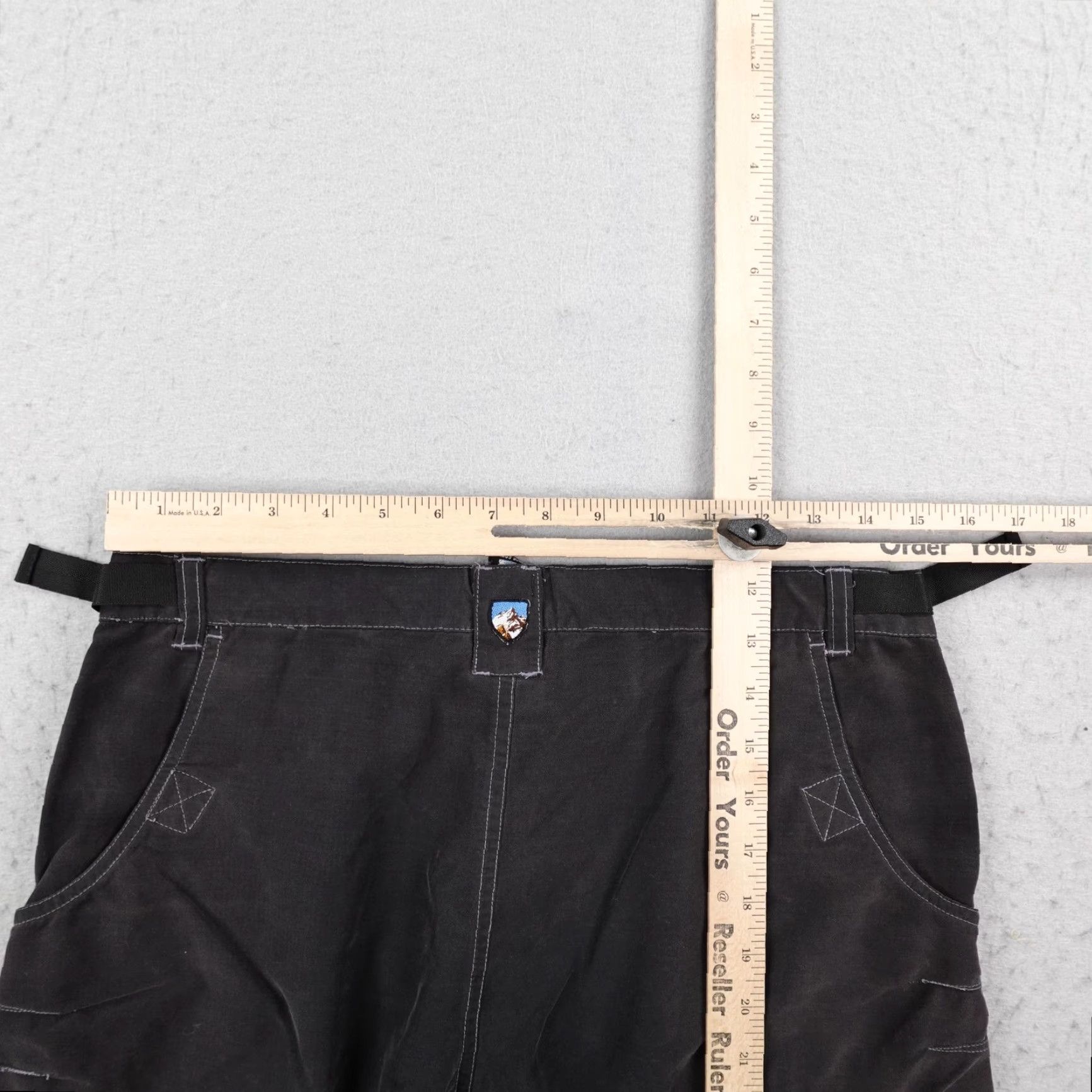 Vintage Kuhl Shorts Womens Medium Black Kuhldry Cargo Adjustable Waist Hiking Trail Size 32" / US 10 / IT 46 - 6 Thumbnail