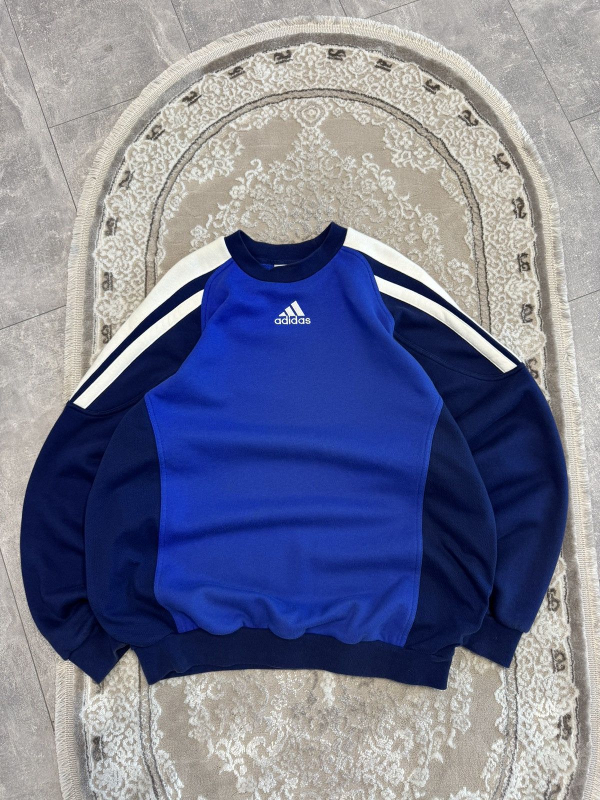 Adidas Adidas sweatshirt vintage 80/90s y2k rare boxy Size US L / EU 52-54 / 3 - 1 Thumbnail