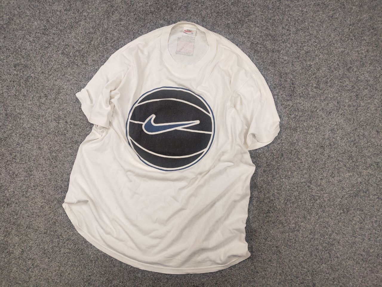 Nike Vintage 90's Nike Basketball Camp Center Swoosh Tee T-Shirt Size US M / EU 48-50 / 2 - 3 Thumbnail