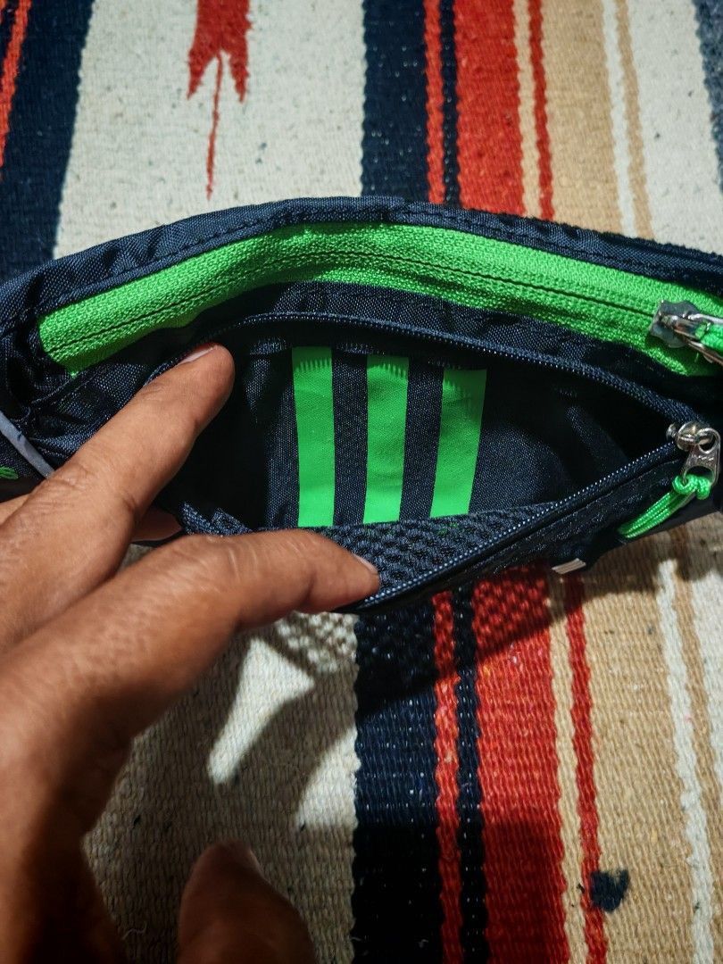 Adidas Vintage Adidas Running Pouch Waist Bag Black Green Size ONE SIZE - 4 Thumbnail