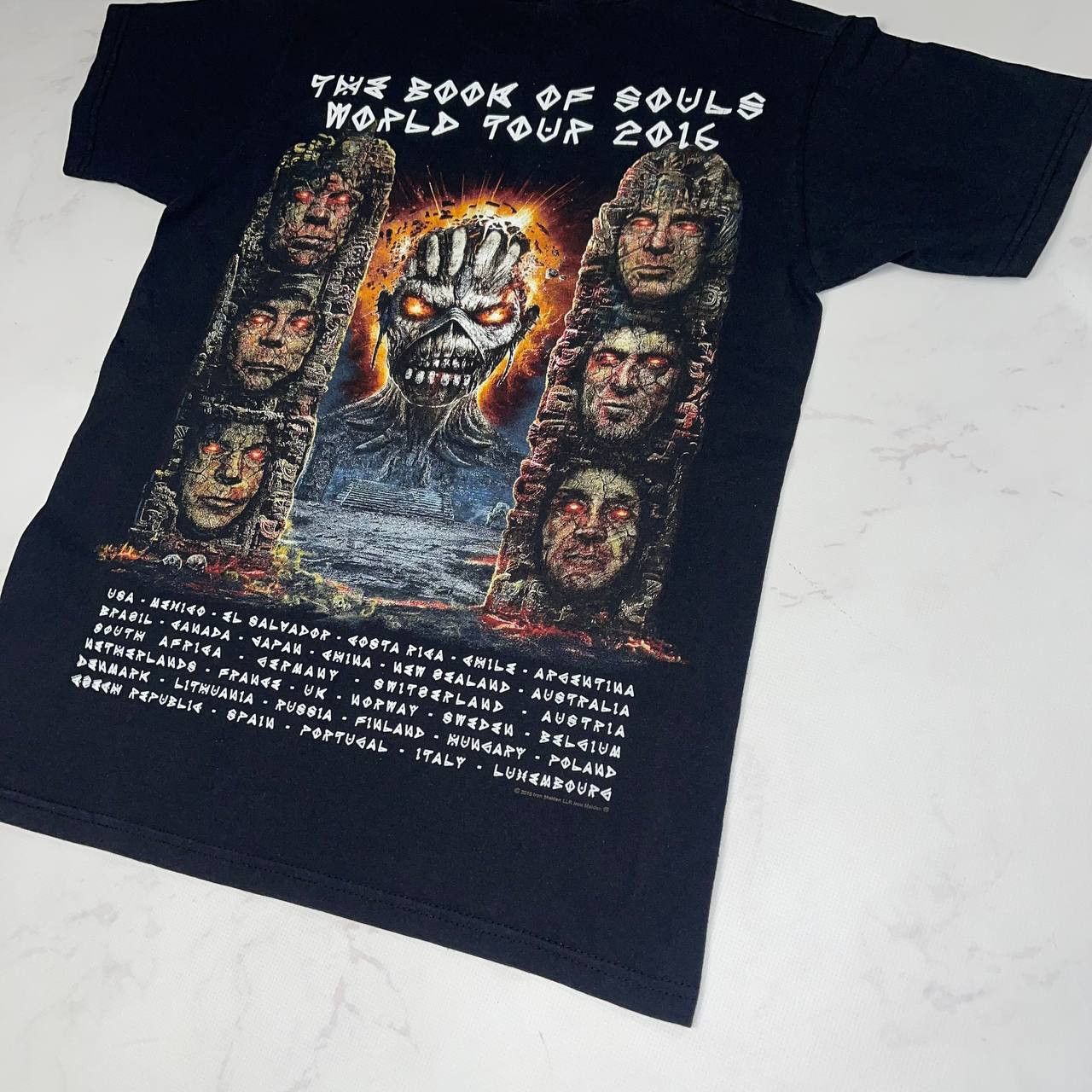 Vintage Vintage X Band Tees X Iron Maiden The Book Of Souls Tour Tee Size US S / EU 44-46 / 1 - 14 Thumbnail