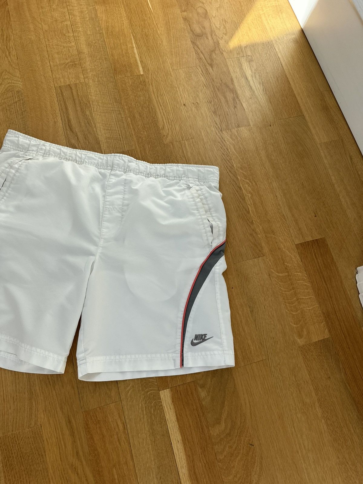 Nike Vintage Nike Shorts White Men M Size Fit Logo Size US 33 - 5 Thumbnail
