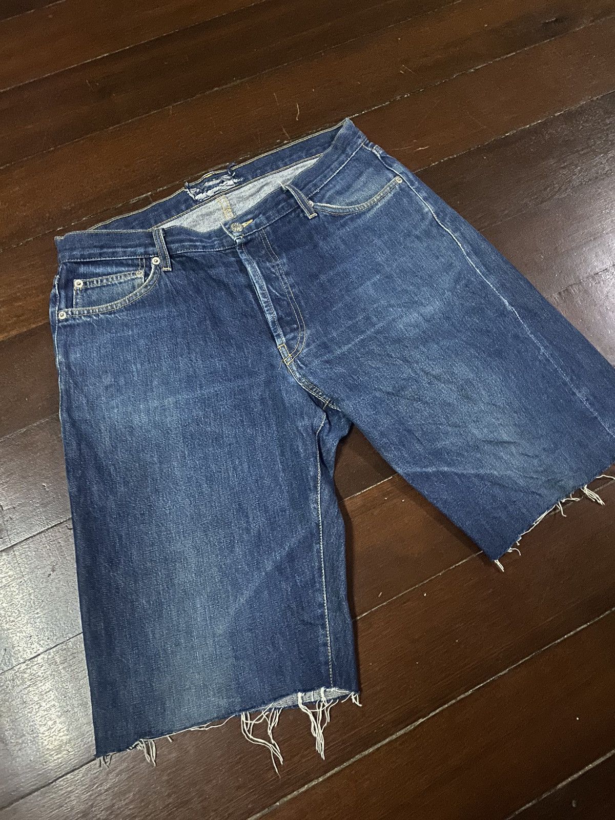FIRE 🔥🔥 VINTAGE SUPREME DENIM TEAR RIPPED SHORT DISTRESSED