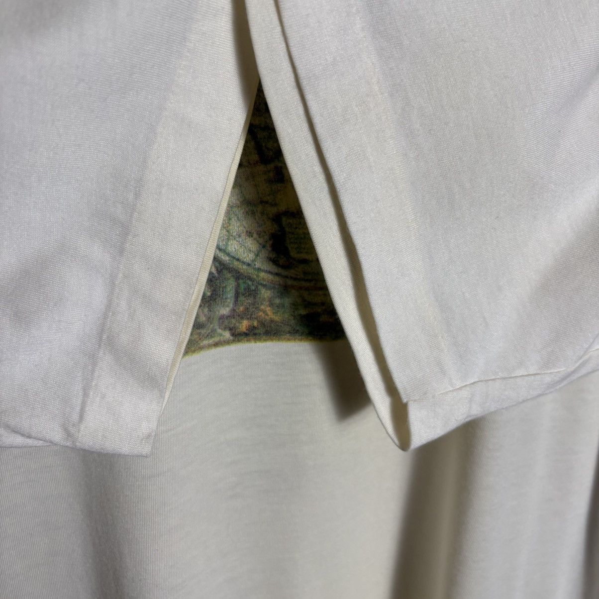 Vintage Vintage 90s The World Hydrographic Single Stitch Graphic Tee Size US L / EU 52-54 / 3 - 5 Thumbnail