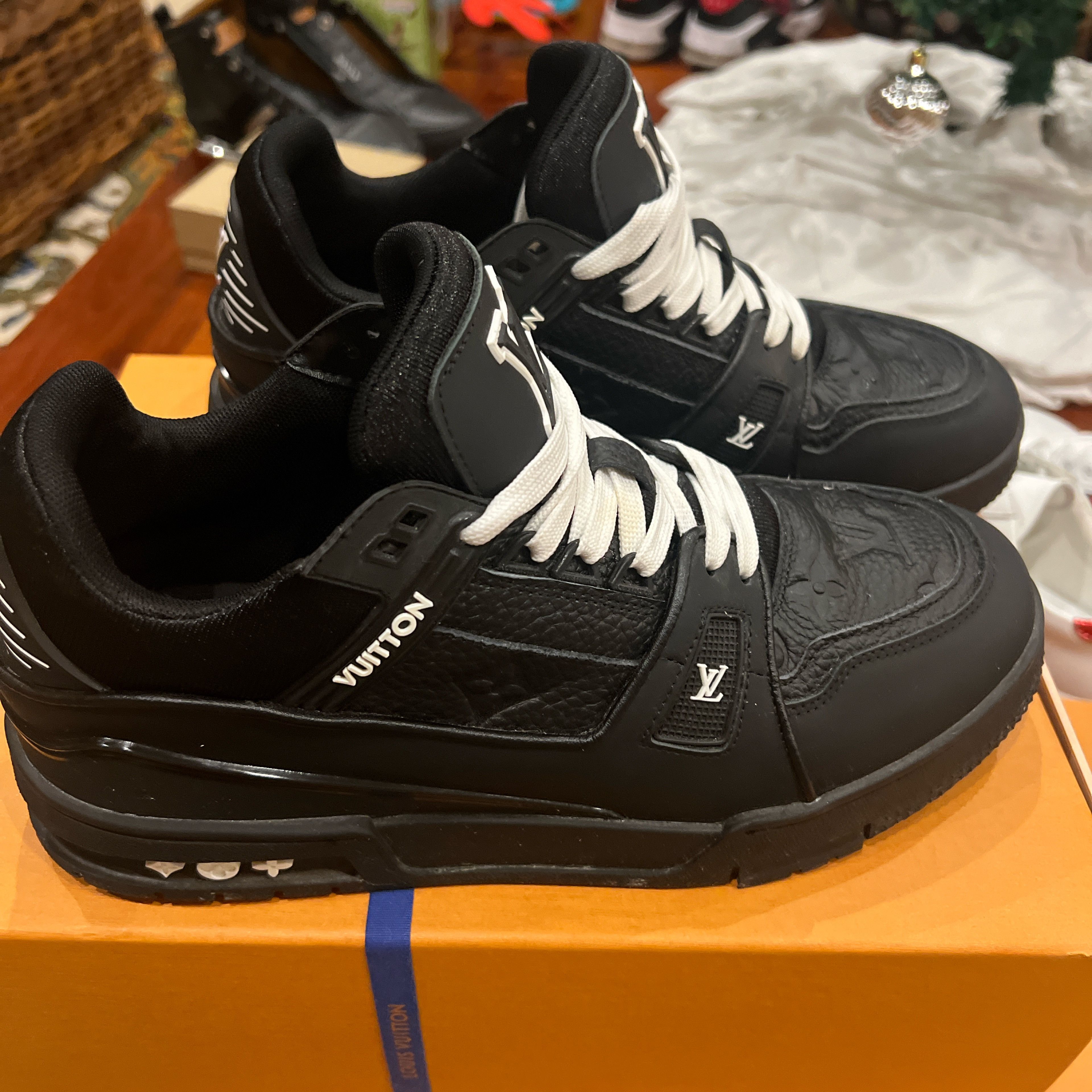 NO ID Designer Size US 10 / EU 43 - 1 Thumbnail