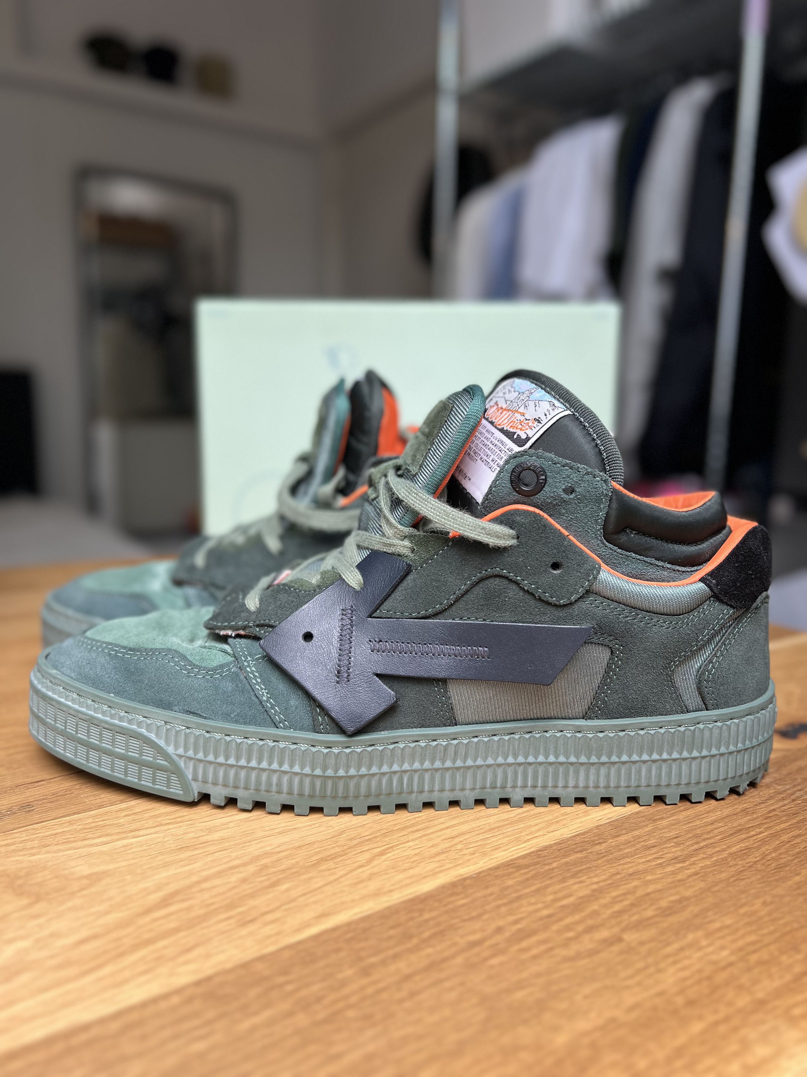 Off-White Off Court Low Dark Green Dark OFF-WHITE Size US 11 / EU 44 - 2 Thumbnail
