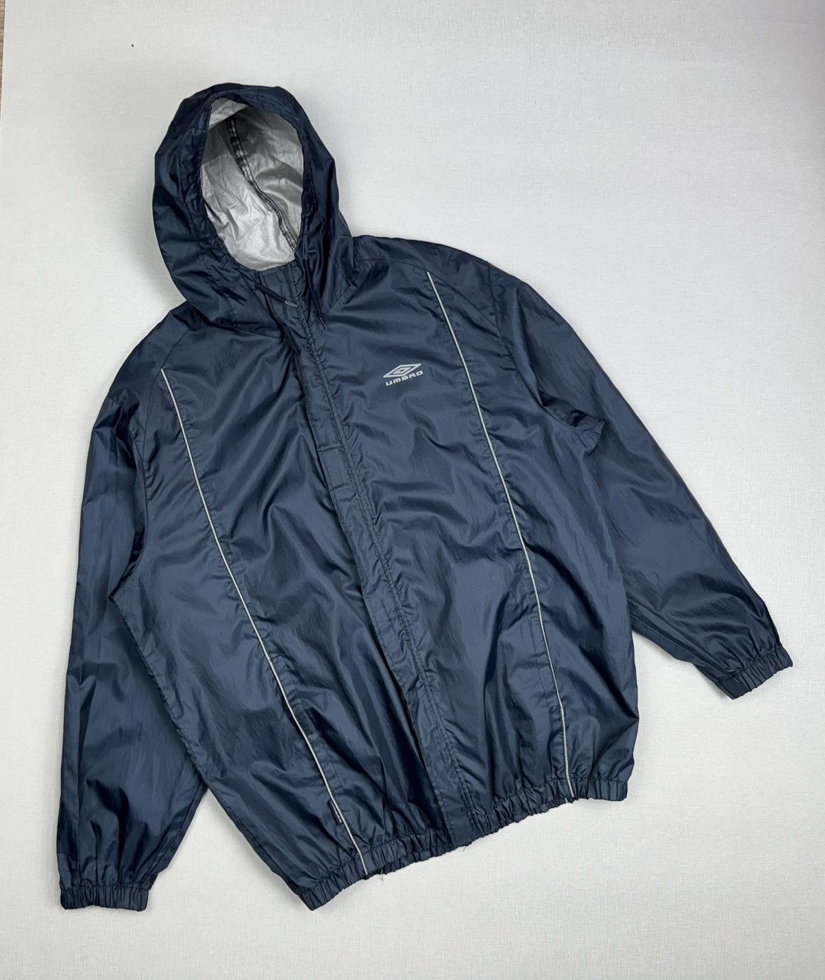 Umbro × Vintage Men’s Vintage UMBRO Waterproof Windbreaker Jacket size L Size US L / EU 52-54 / 3 - 1 Thumbnail