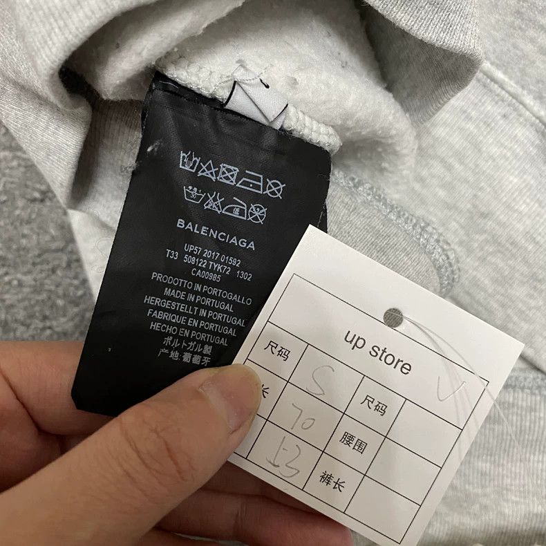 Balenciaga Balenciaga Eiffel Tower Sweatshirt Size US S / EU 44-46 / 1 - 5 Thumbnail