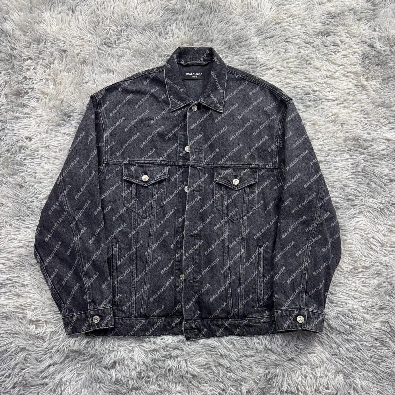 Balenciaga Balenciaga Denim Jacket with Distressed Sleeves Size US S / EU 44-46 / 1 - 1 Thumbnail