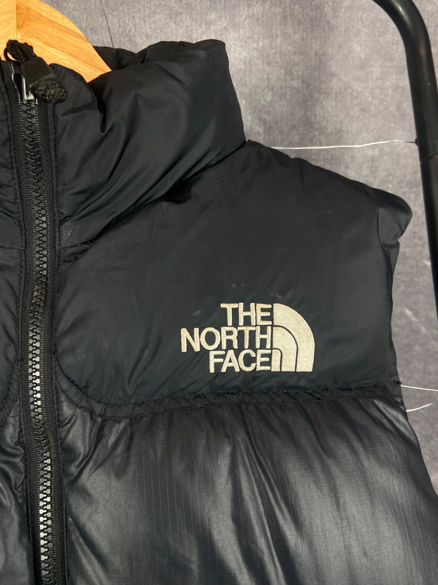 The North Face The North Face 700 Black Down Puffer Gilet Streetwear Size US M / EU 48-50 / 2 - 2 Thumbnail