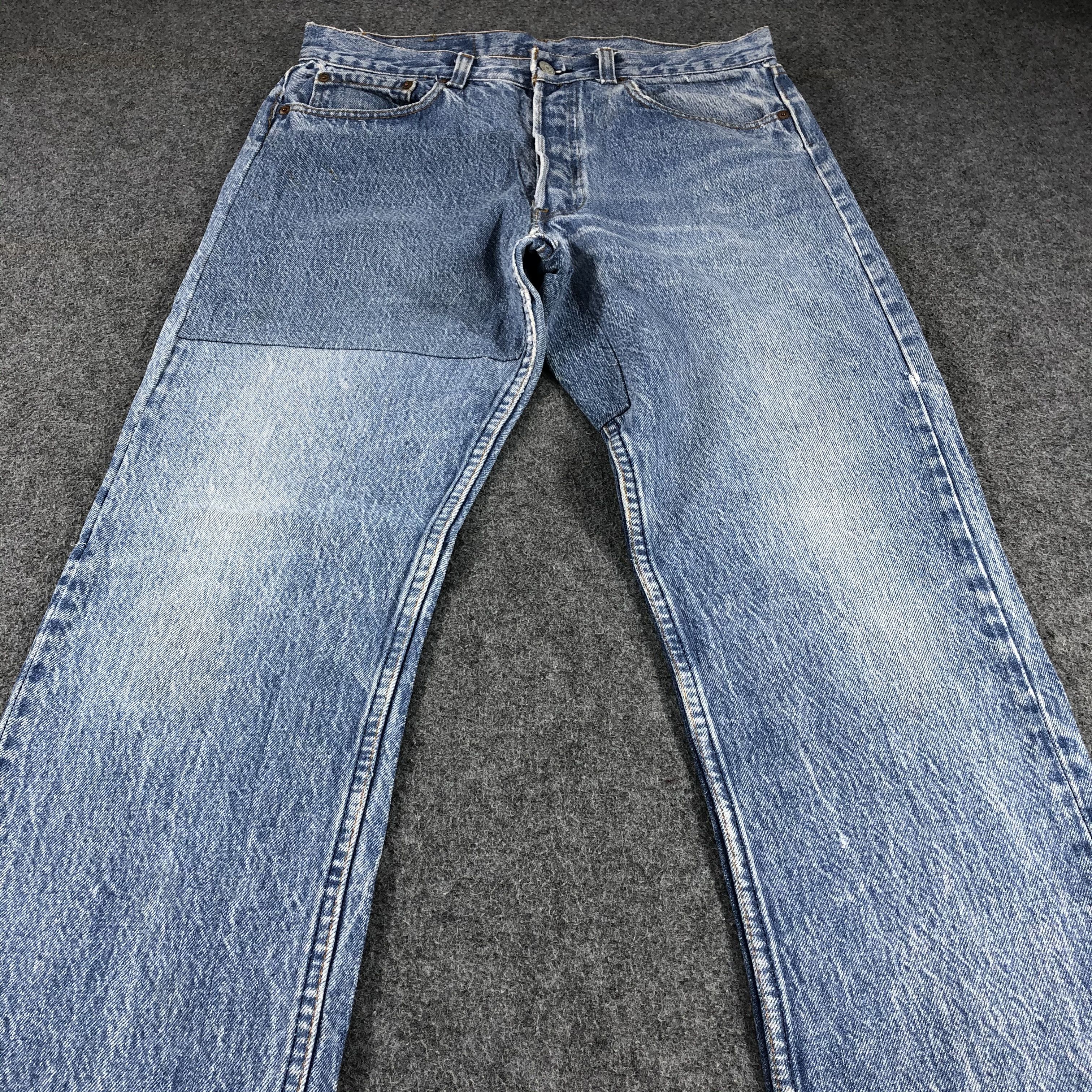 Levi's Vintage 80s Light Wash Levis 501 Jeans-JM868 Size US 32 / EU 48 - 3 Thumbnail