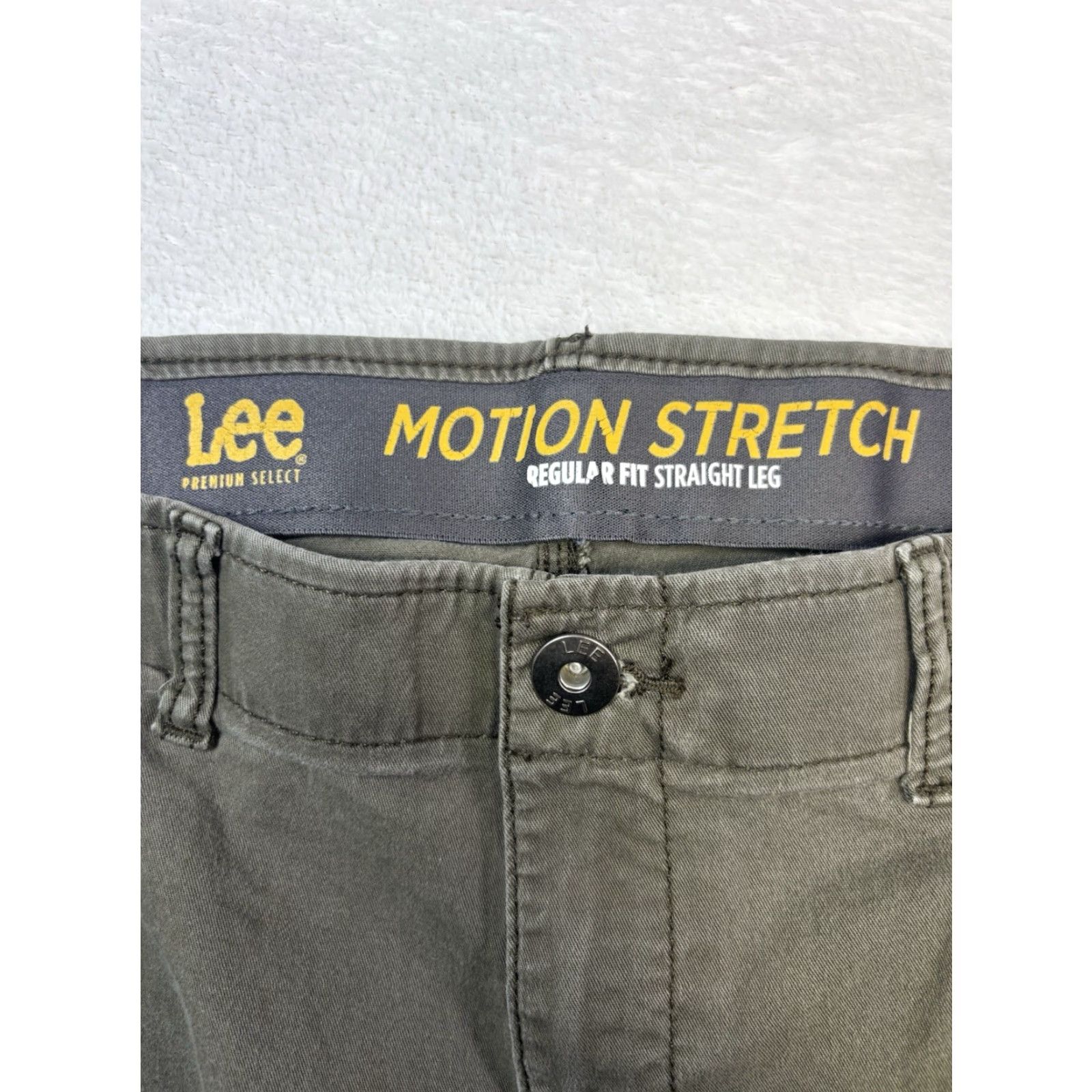 Lee Lee Men’s Extreme Comfort Cargo Pants Straight Regular 36 Green 34 Inseam Cotton Blend Stretch Pockets Button Cargo Pants Mens Size US 36 / EU 52 - 6 Thumbnail