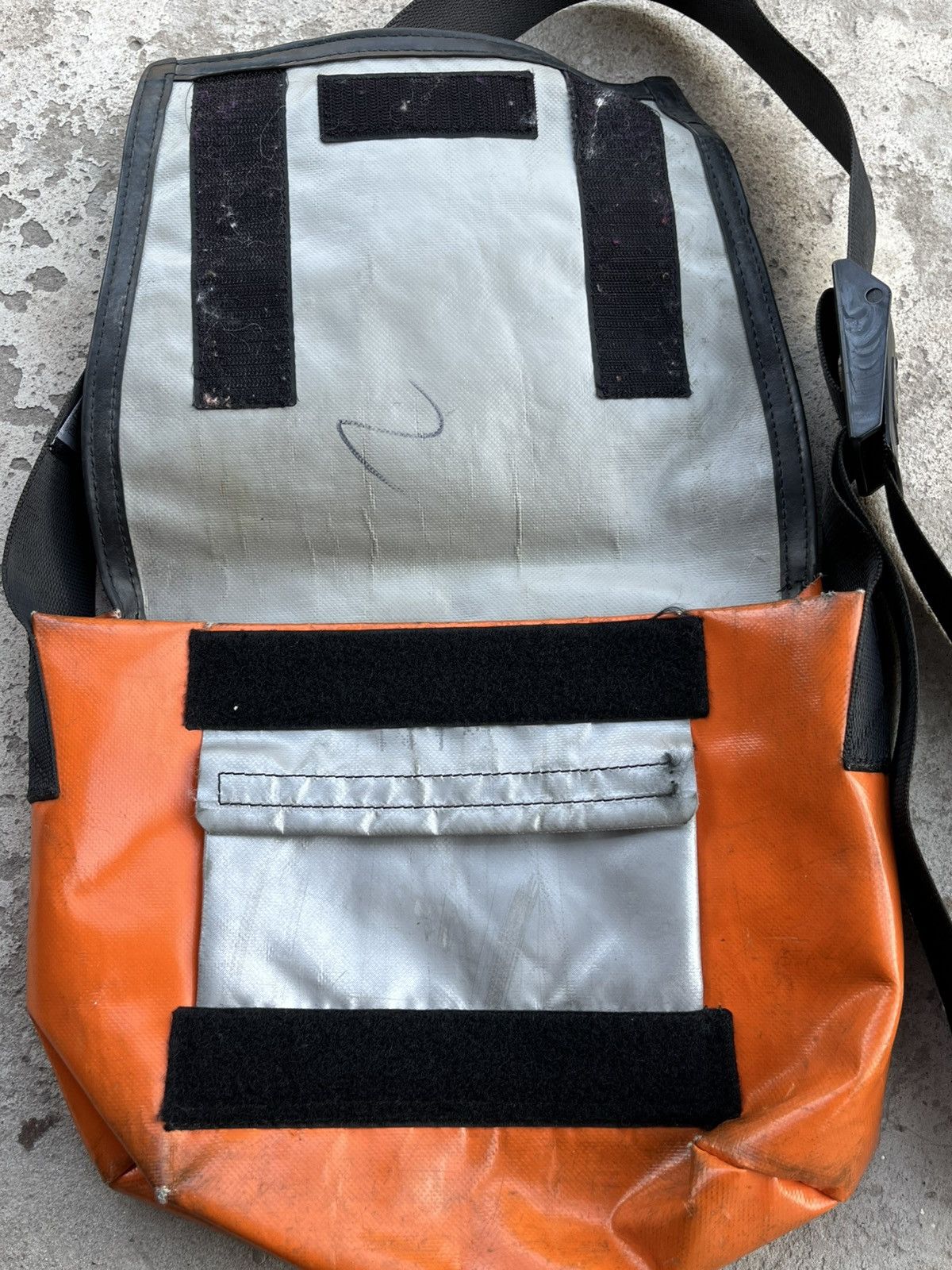 Freitag Vintage Freitag F11 Lassie Recycled Messenger Bag Crossbody Size ONE SIZE - 8 Thumbnail